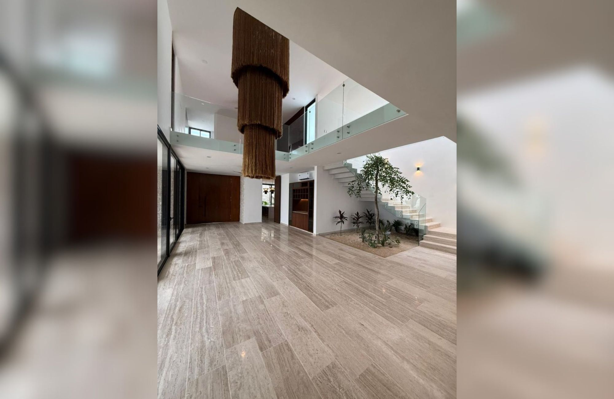 Two-story house with private pool for sale, Xcanat&uacute;n, M&eacute;rida