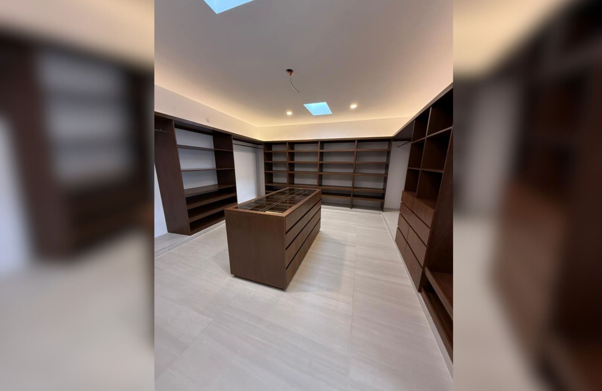 Two-story house with private pool for sale, Xcanat&uacute;n, M&eacute;rida