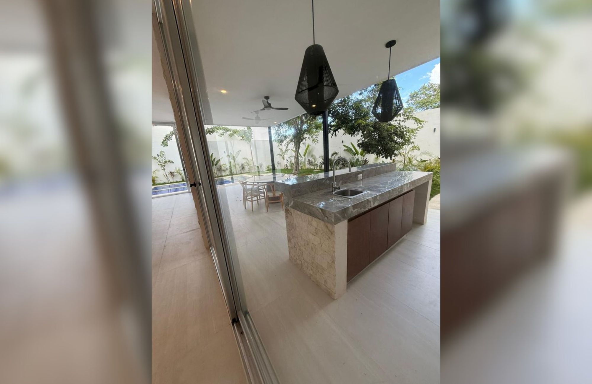 Two-story house with private pool for sale, Xcanat&uacute;n, M&eacute;rida