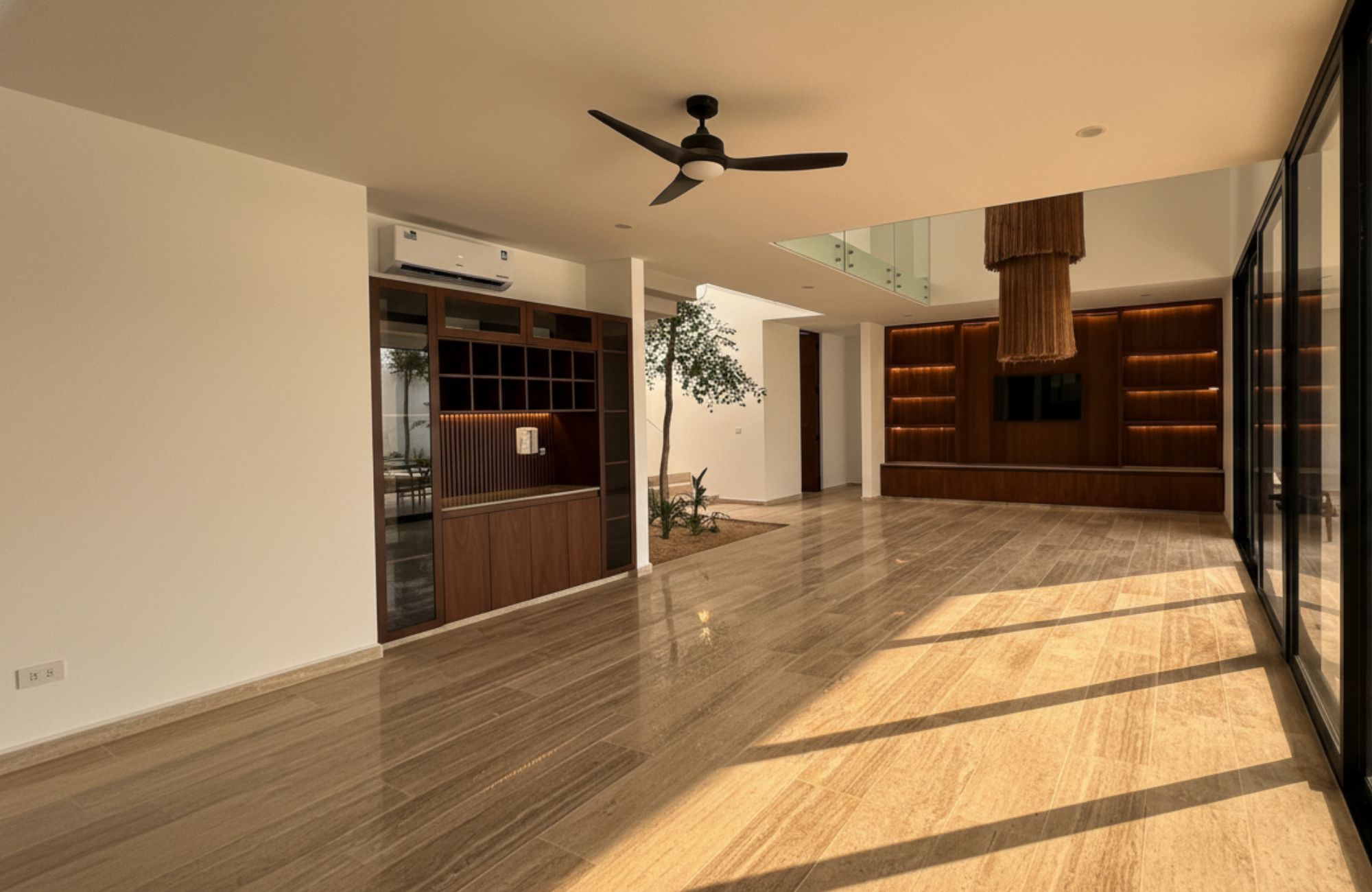 Two-story house with private pool for sale, Xcanat&uacute;n, M&eacute;rida