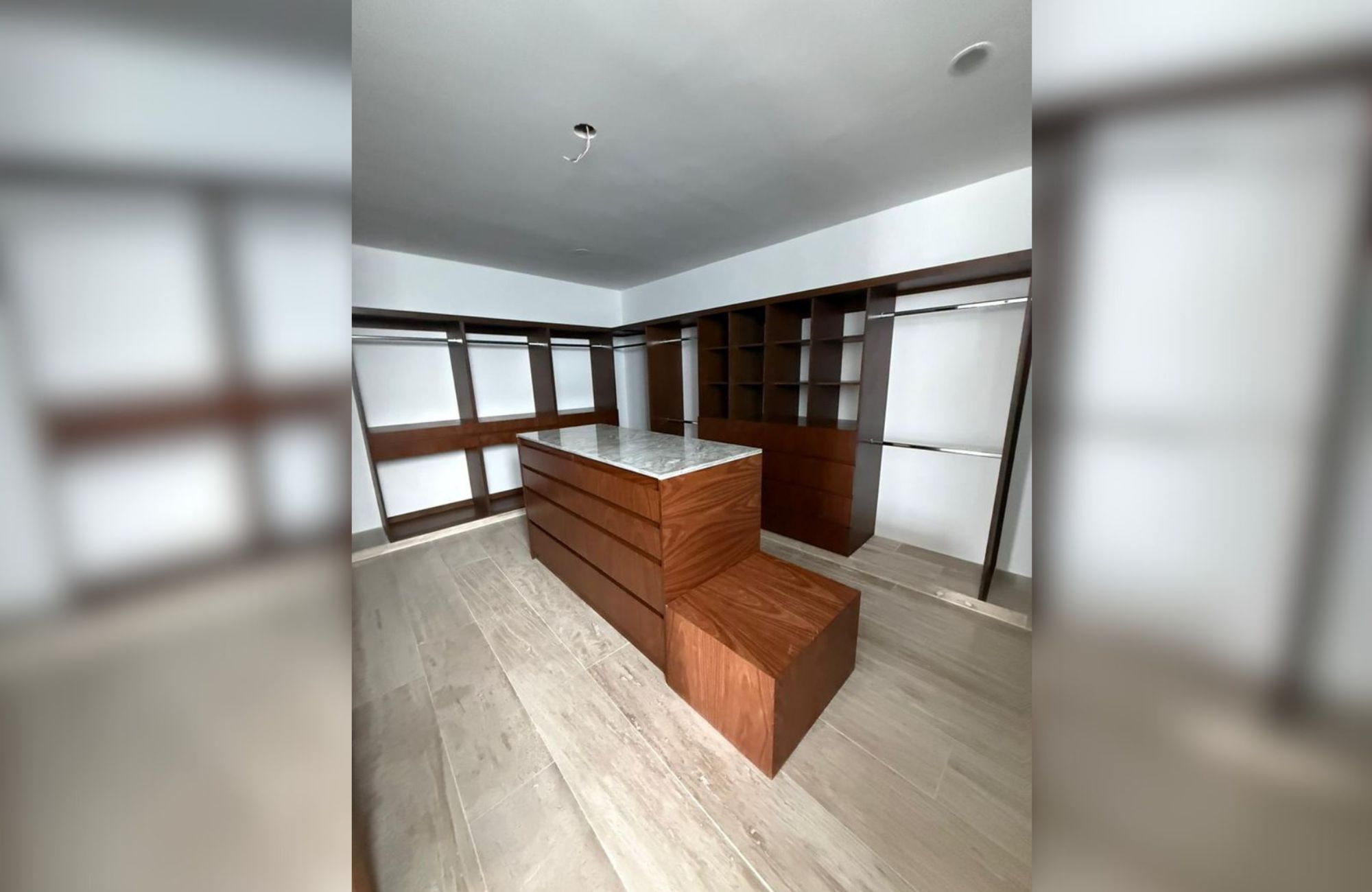 Two-story house with private pool for sale, Xcanat&uacute;n, M&eacute;rida