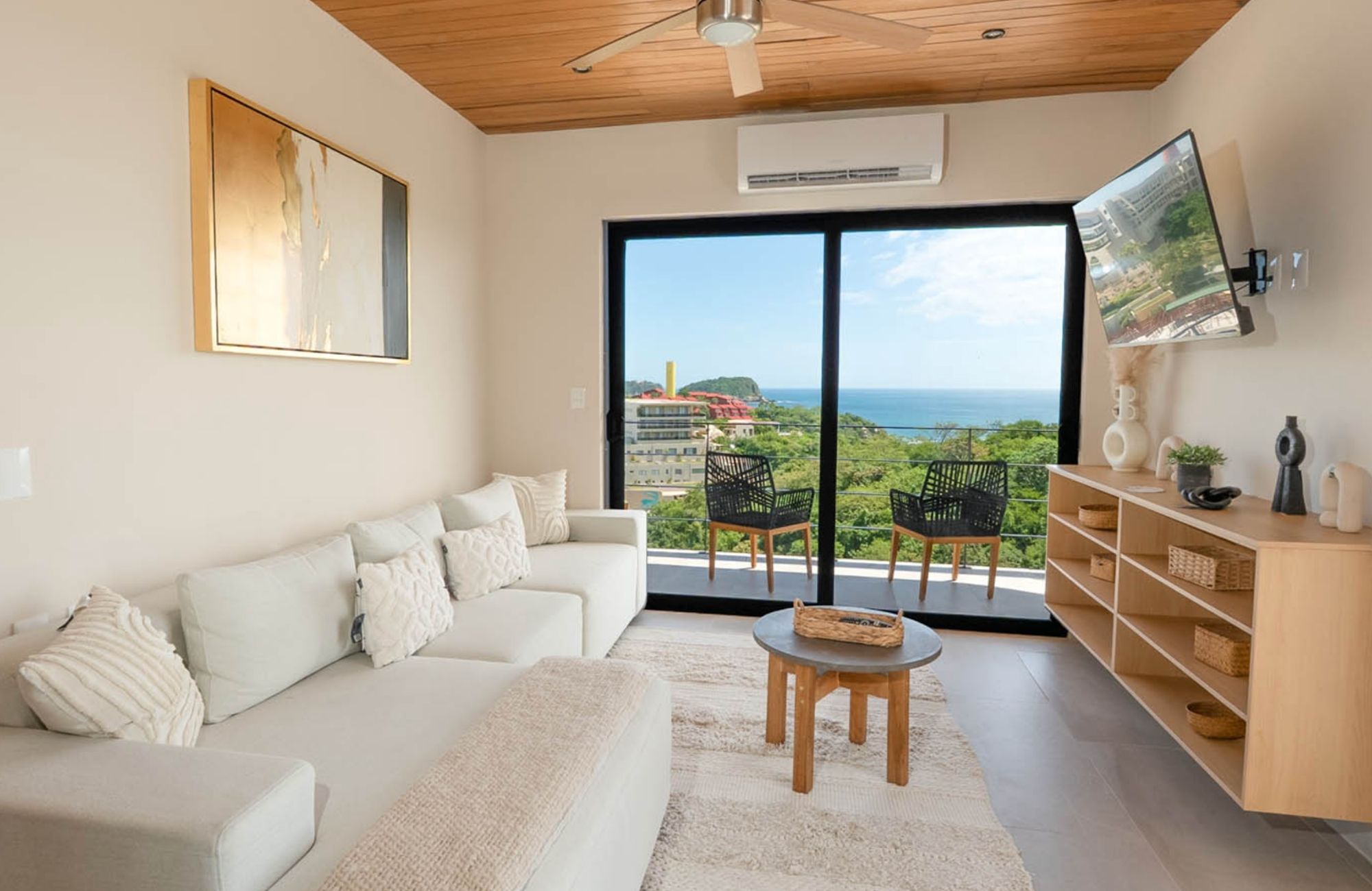 Double-height loft for sale in Chahue Beach, Huatulco.