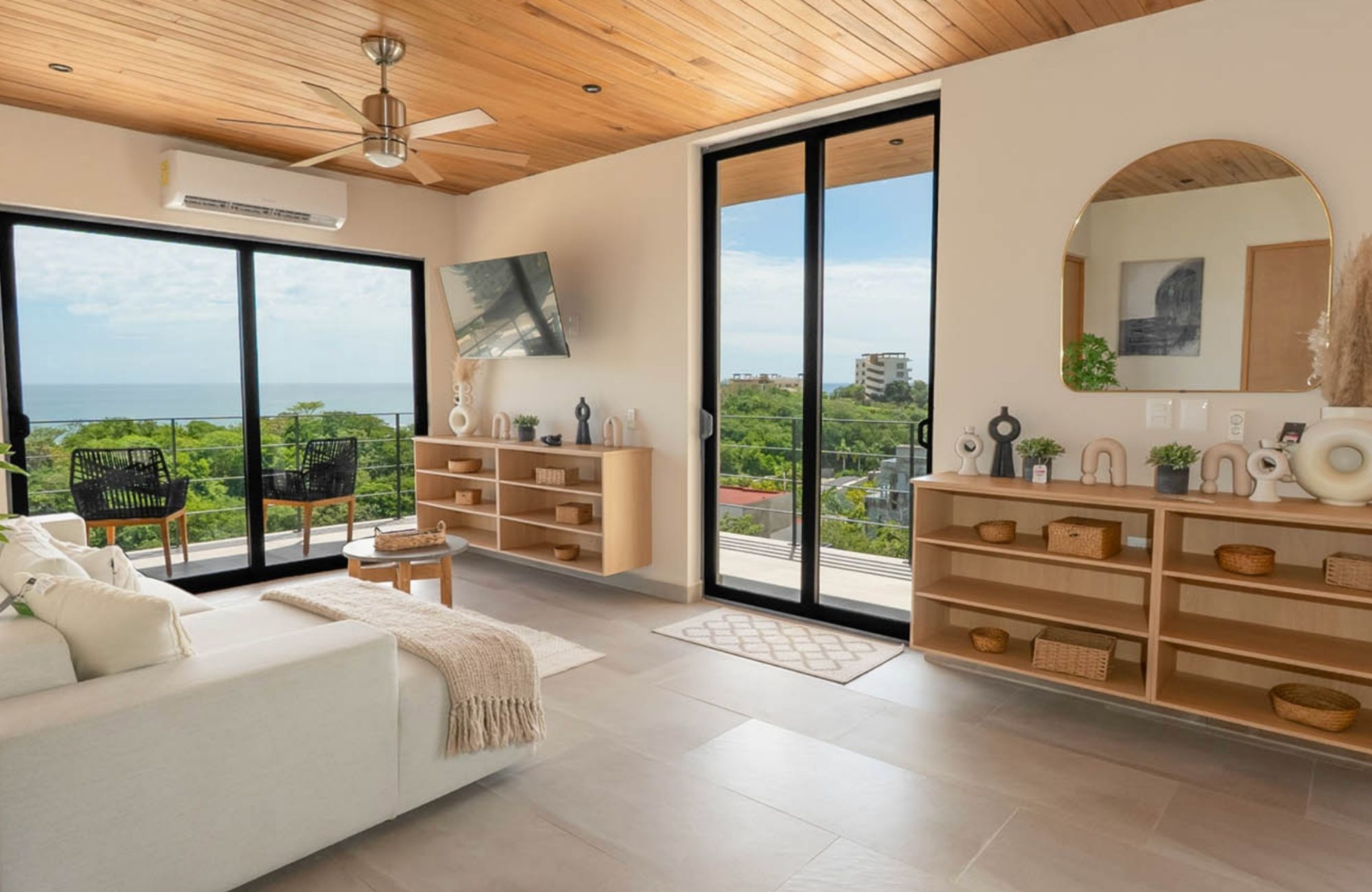 Two-level luxury condo with private pool, pet-friendly, for sale in Huatulco.