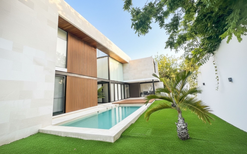 Furnished luxury home with pool for sale, Yucat&aacute;n Country Club, M&eacute;rida