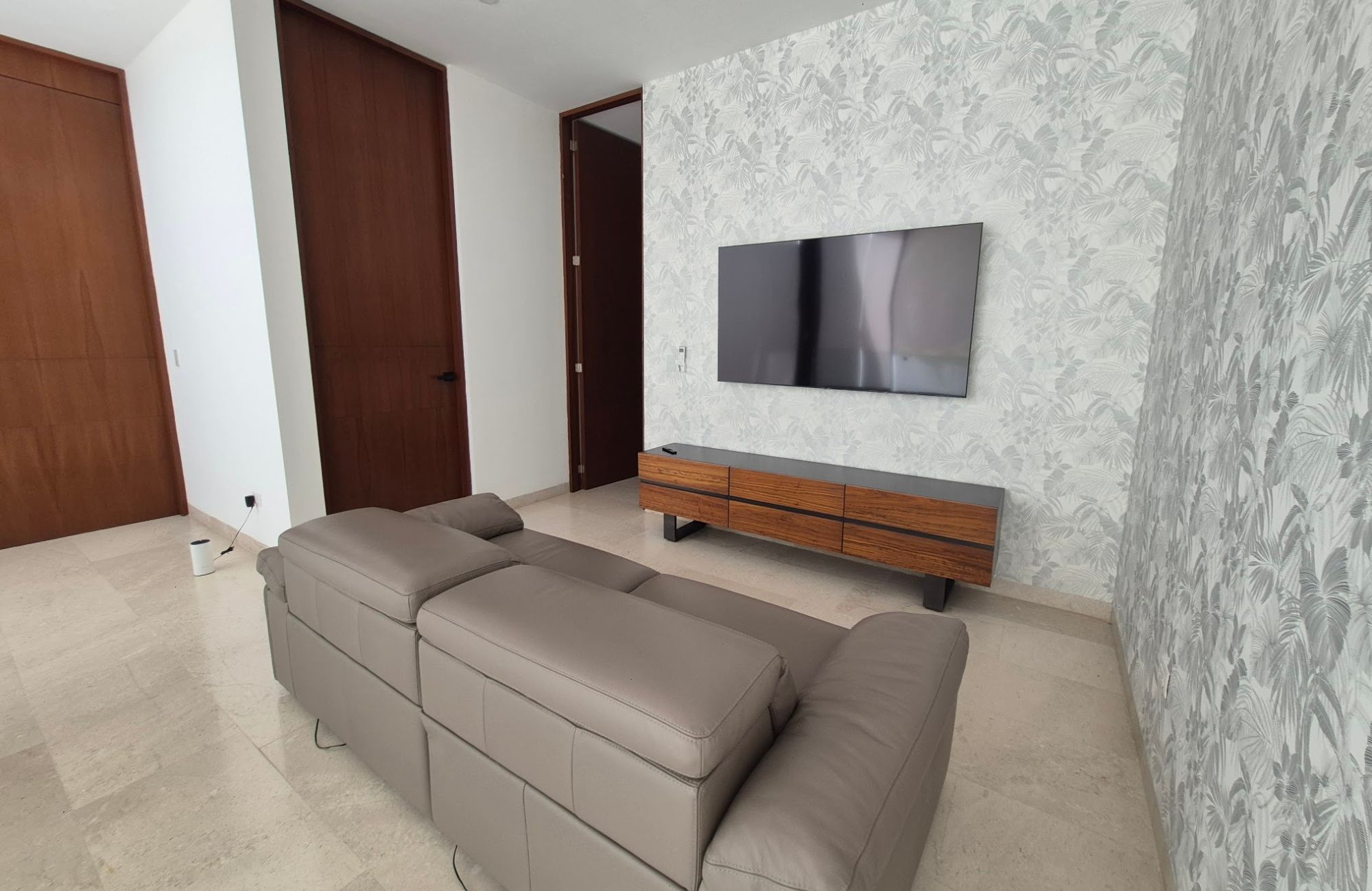 House with Private Pool and Golf Club Access for Sale, North Zone, M&eacute;rida