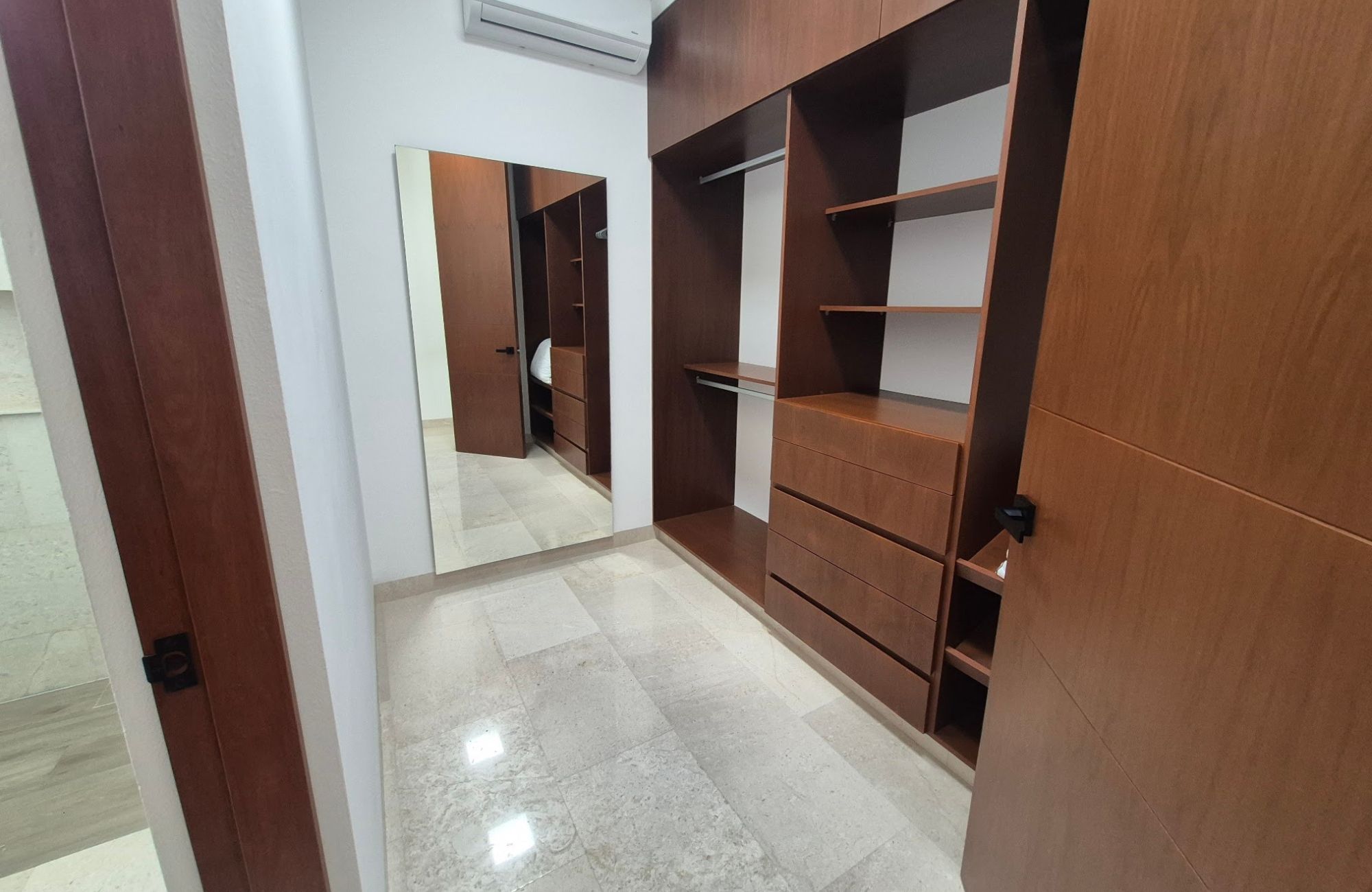 House with Private Pool and Golf Club Access for Sale, North Zone, M&eacute;rida