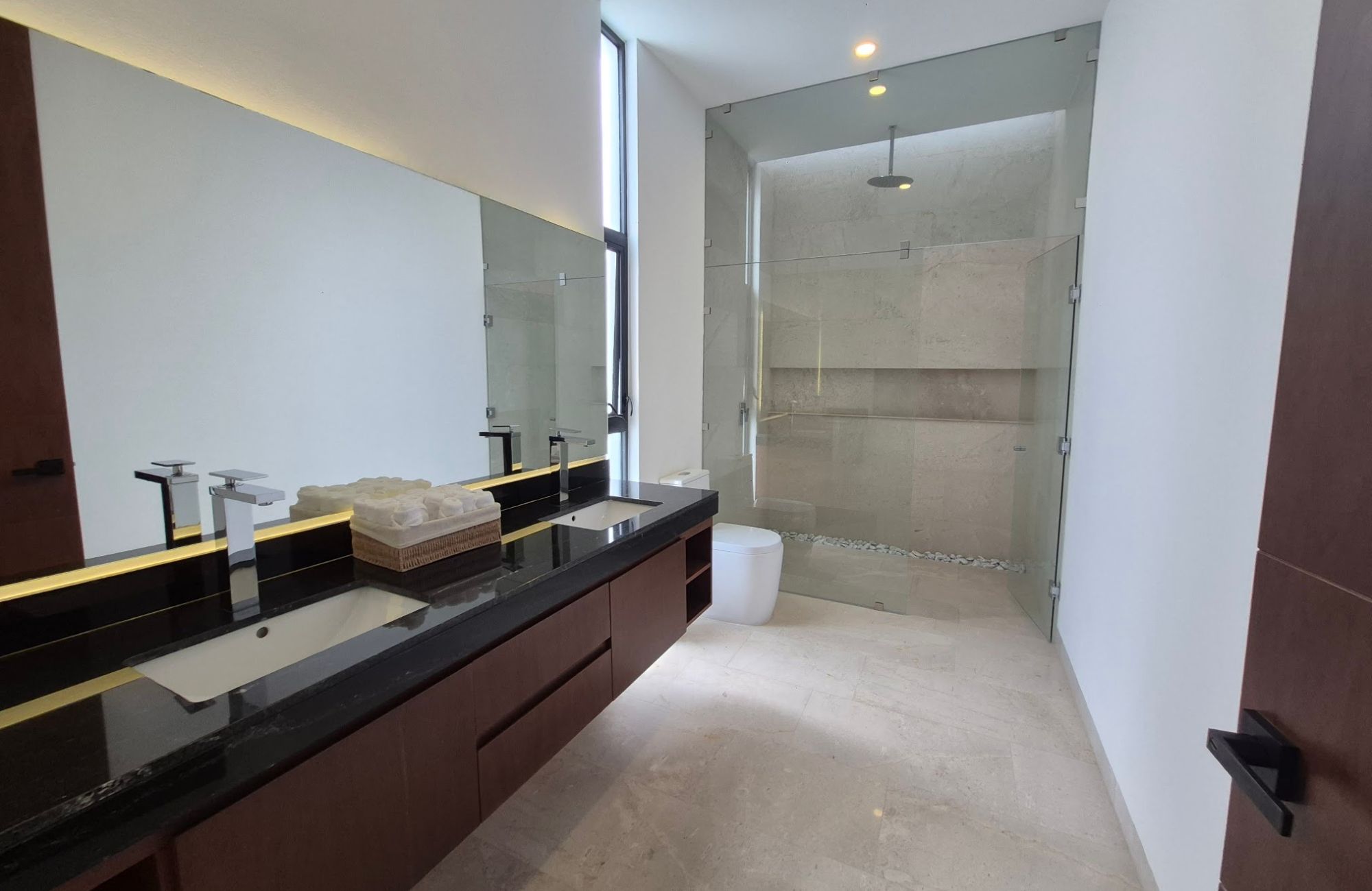 House with Private Pool and Golf Club Access for Sale, North Zone, M&eacute;rida