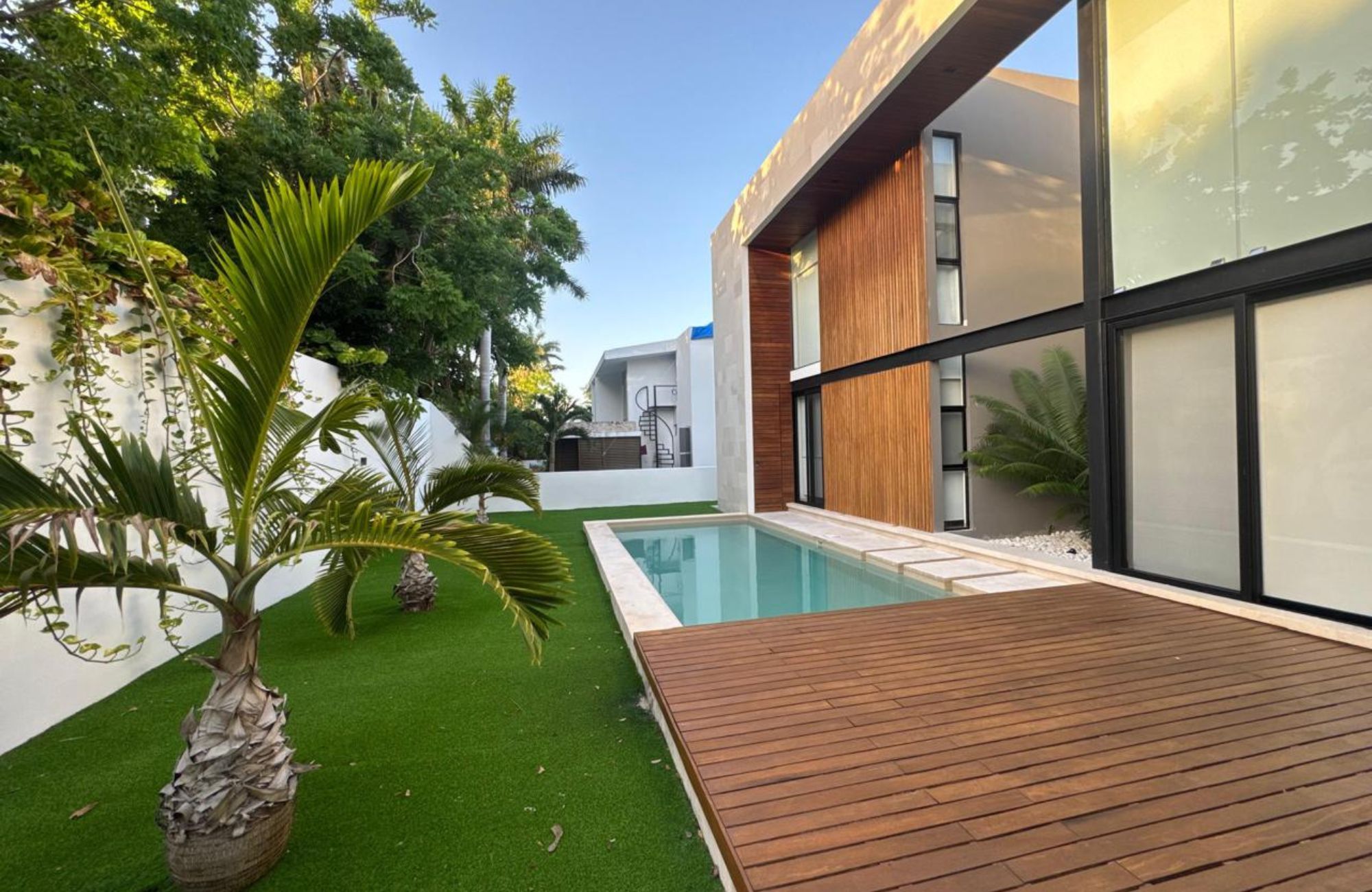 House with Private Pool and Golf Club Access for Sale, North Zone, M&eacute;rida