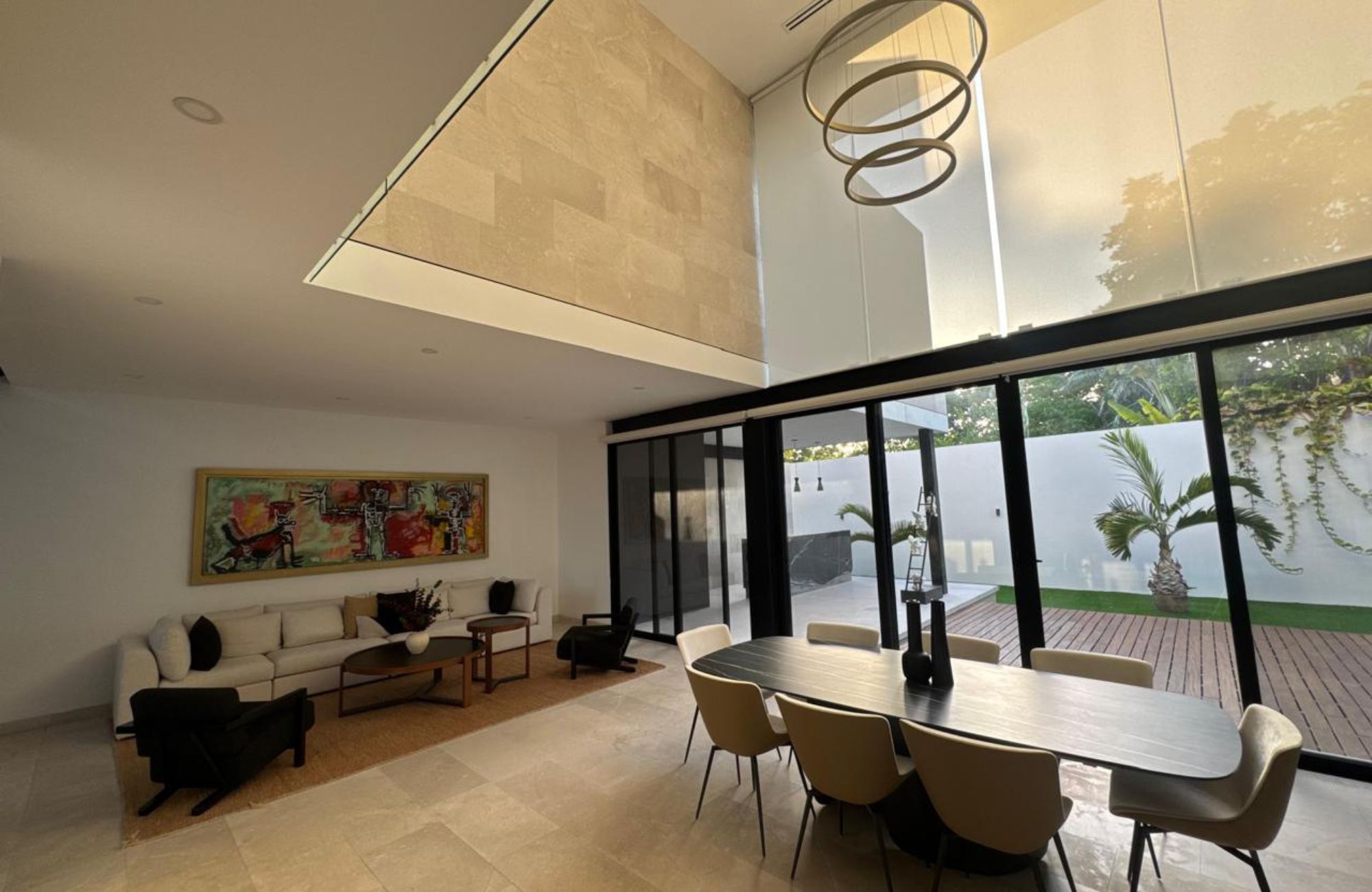 House with Private Pool and Golf Club Access for Sale, North Zone, M&eacute;rida