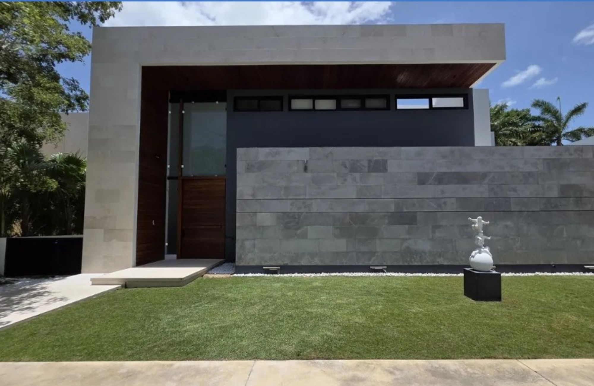 House with Private Pool and Golf Club Access for Sale, North Zone, M&eacute;rida