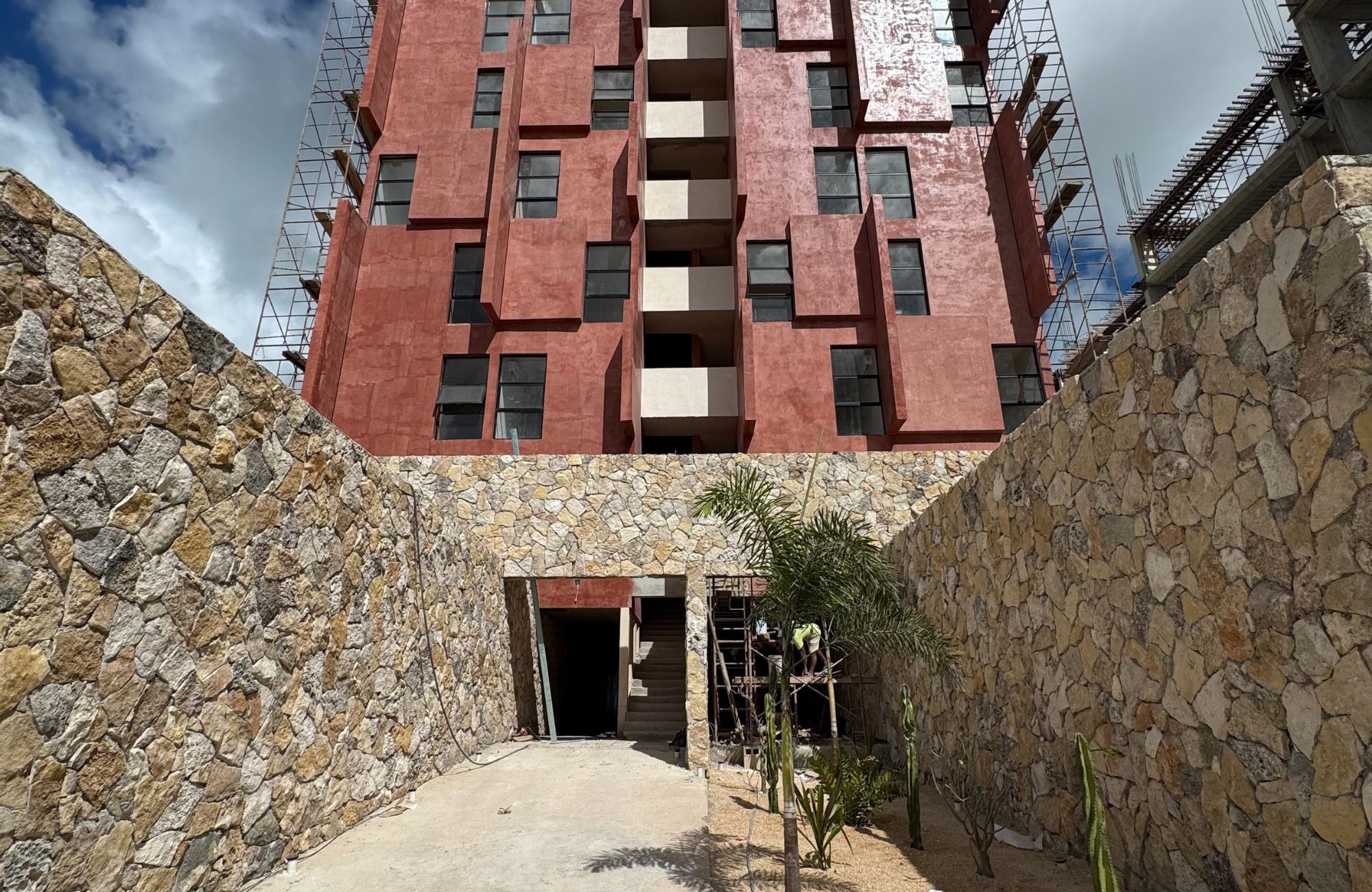 Departamento amplio, jard&iacute;n y terraza privada, en venta M&eacute;rida Centro.