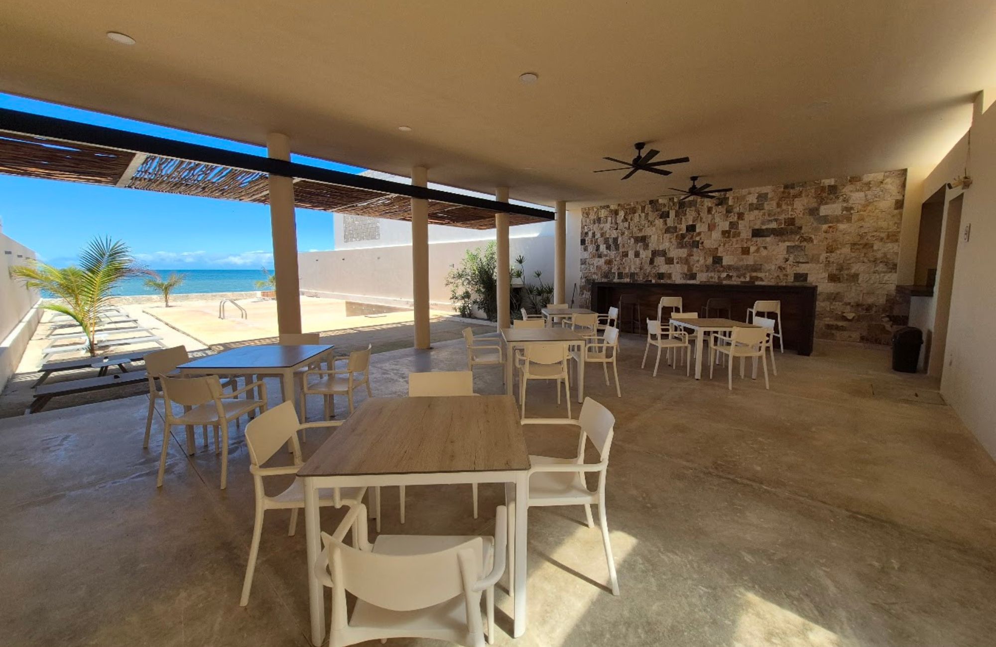 Apartment with private pool and garden, bathtub and vanity room, pet area, cigar lounge, coworking gym and more for sale Merida Norte