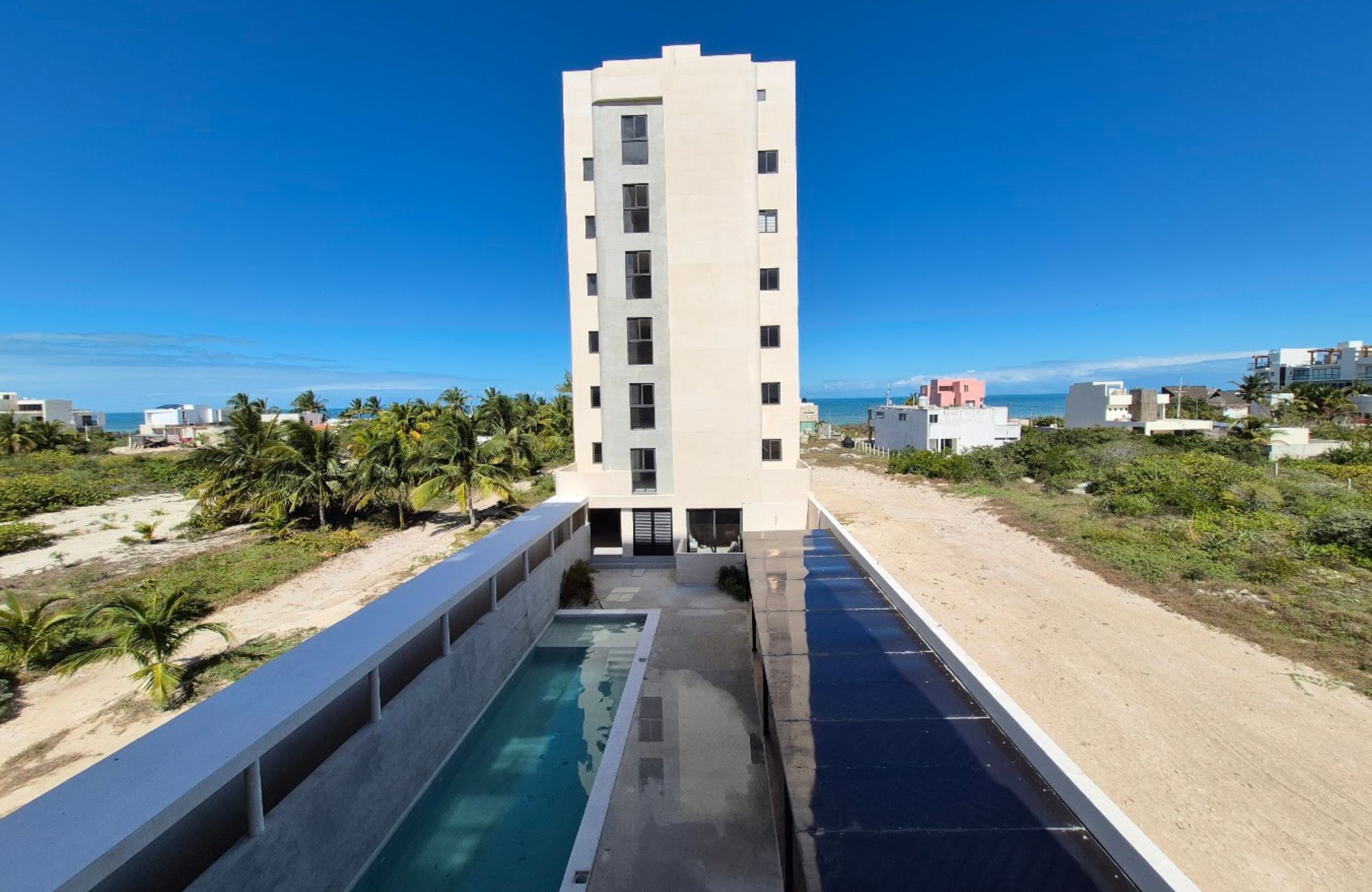 Apartment with private pool and garden, bathtub and vanity room, pet area, cigar lounge, coworking gym and more for sale Merida Norte