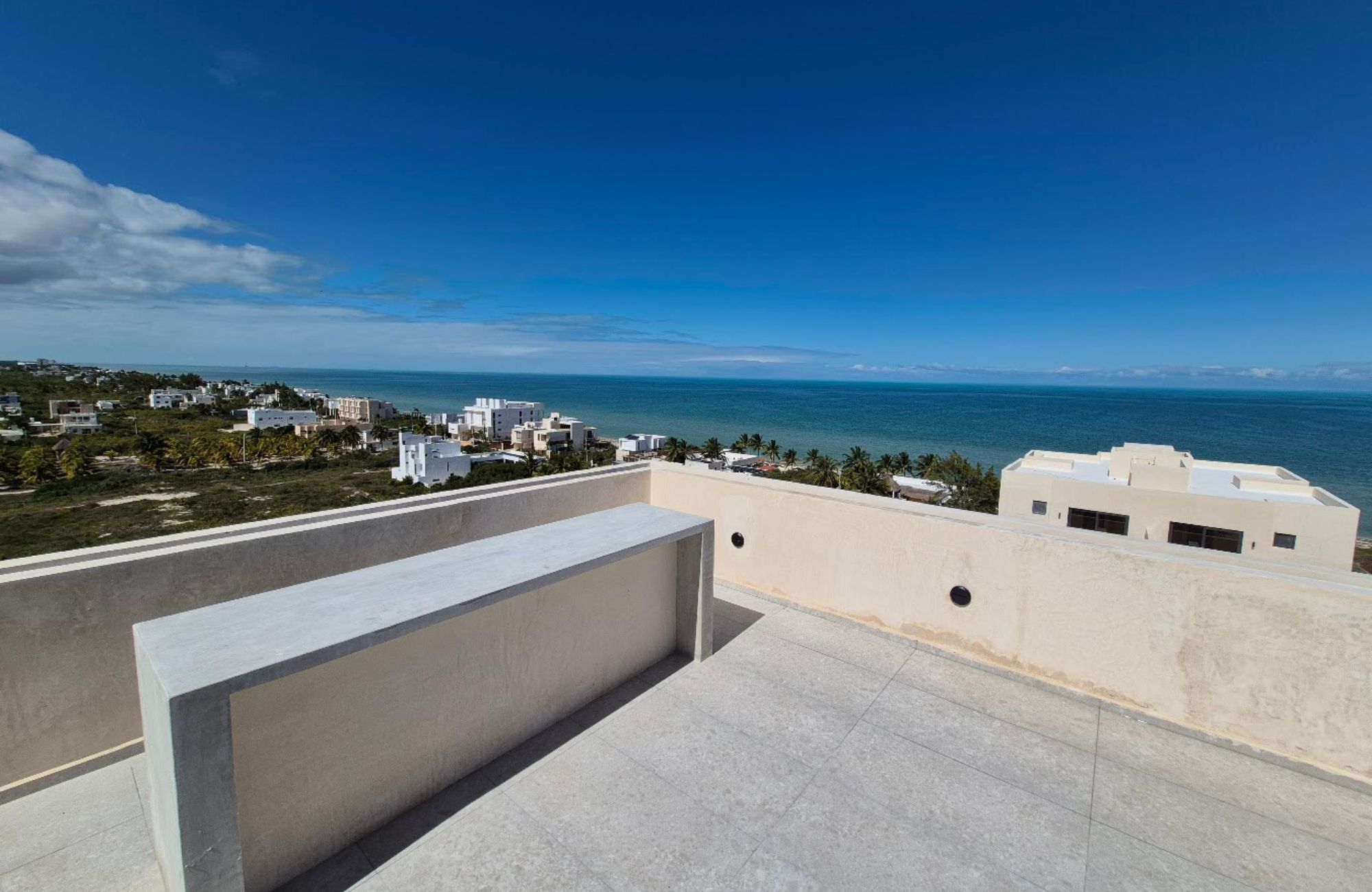 Apartment with private pool and garden, bathtub and vanity room, pet area, cigar lounge, coworking gym and more for sale Merida Norte