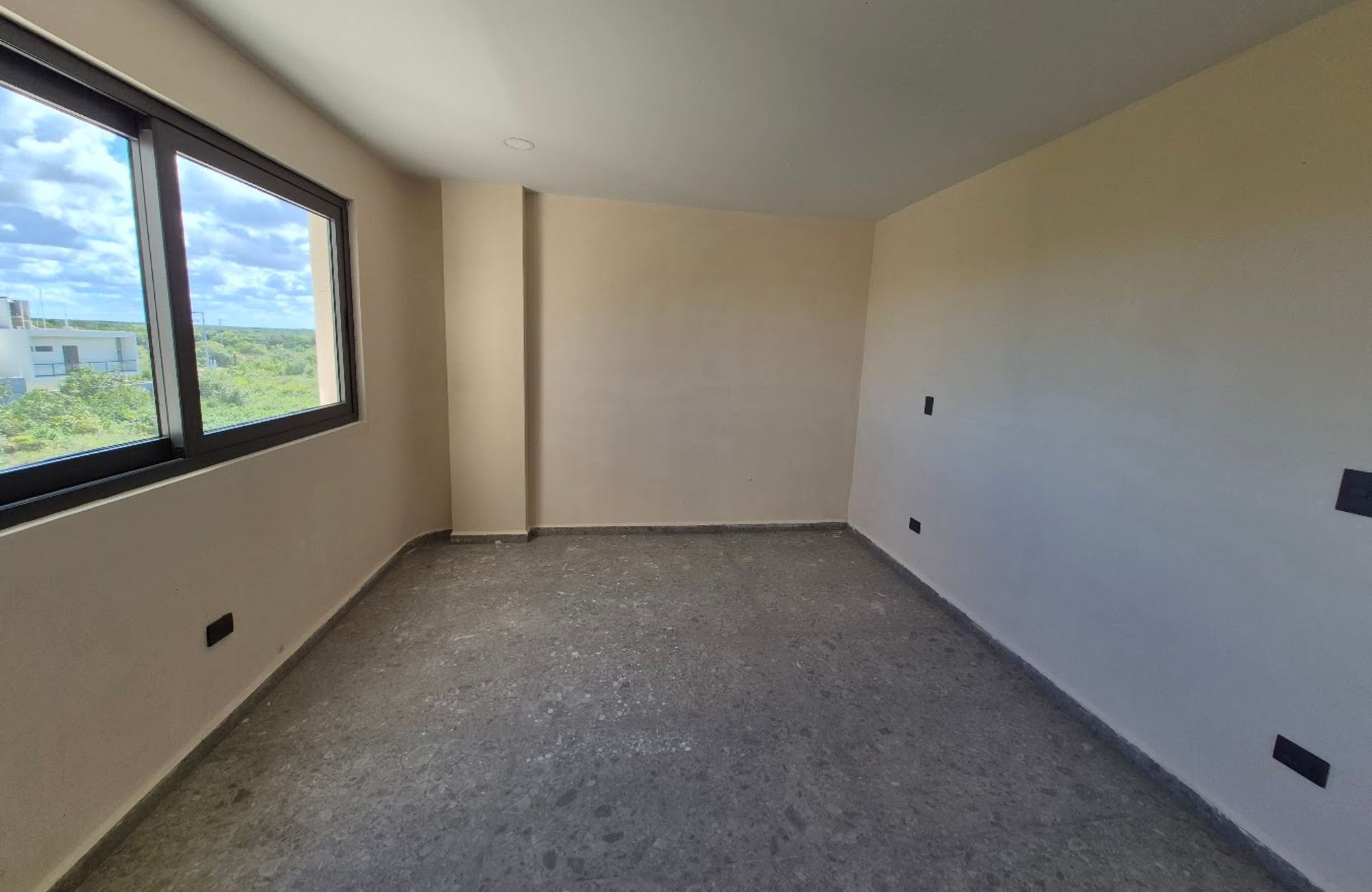 Apartment with private pool and garden, bathtub and vanity room, pet area, cigar lounge, coworking gym and more for sale Merida Norte