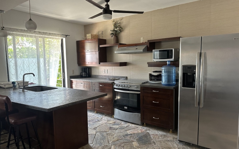 Semi-furnished condo in Downtown Huatulco, for sale