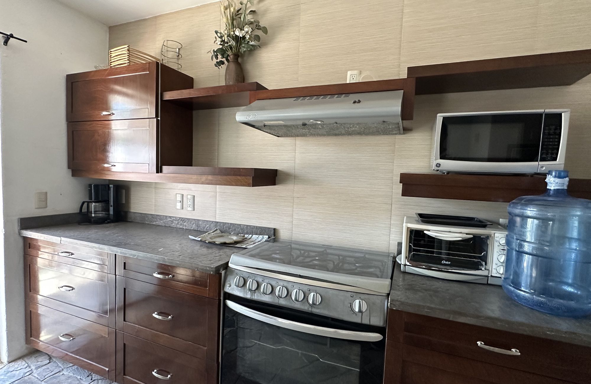 Fully furnished hotel-style suite for sale, Santa Cruz, Huatulco