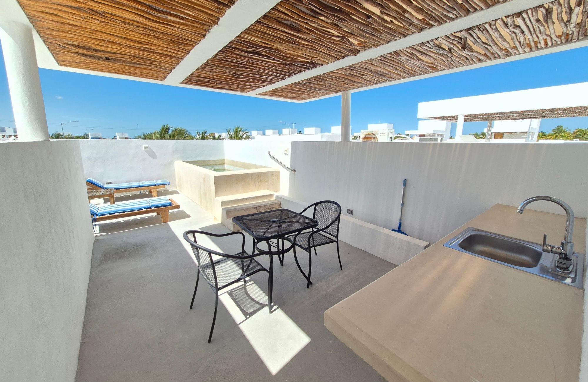 Villa with Direct Beach Access for Sale, Chicxulub, Yucat&aacute;n