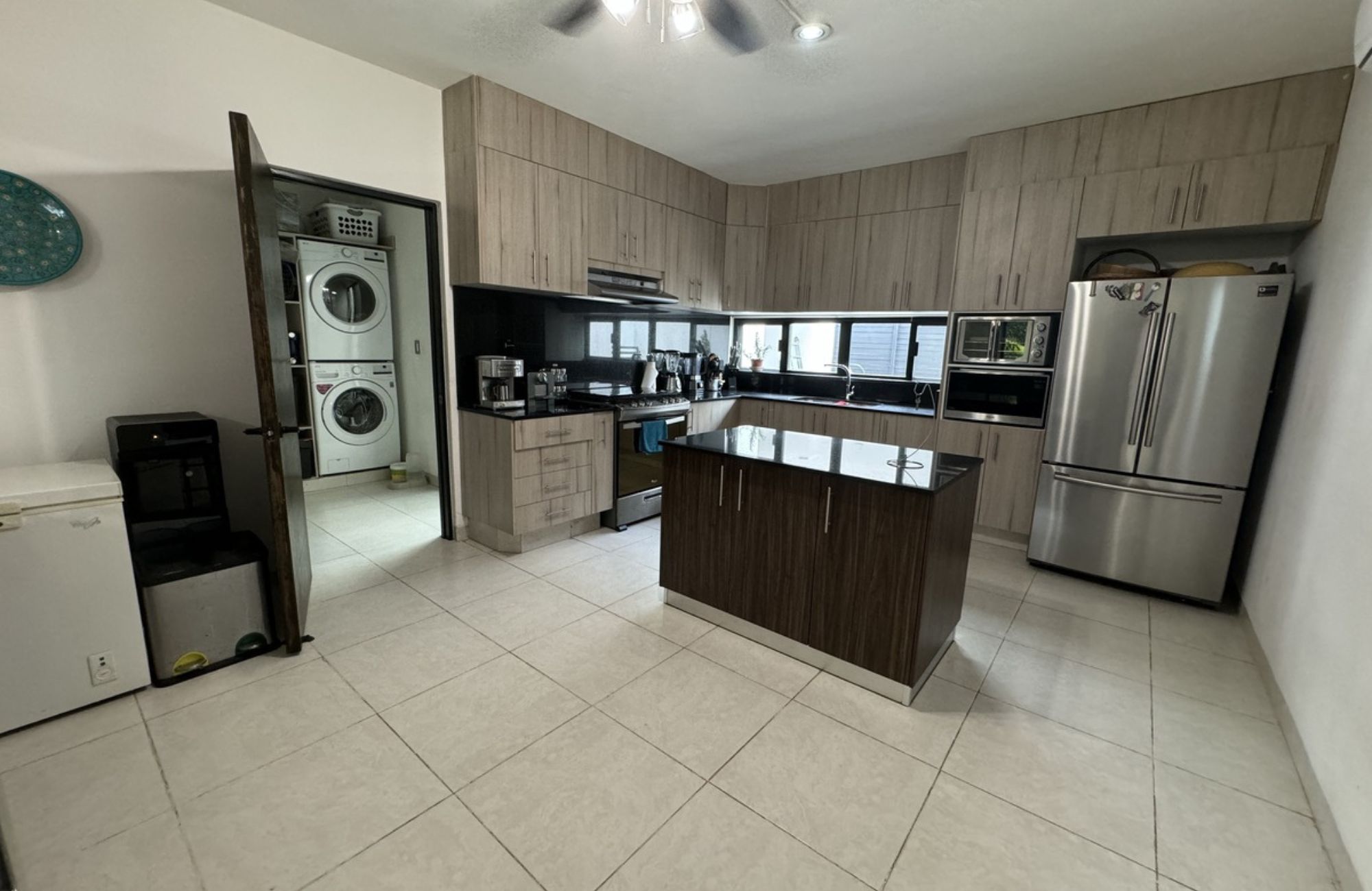 House with private pool in a gated community for sale, Zona Norte, M&eacute;rida