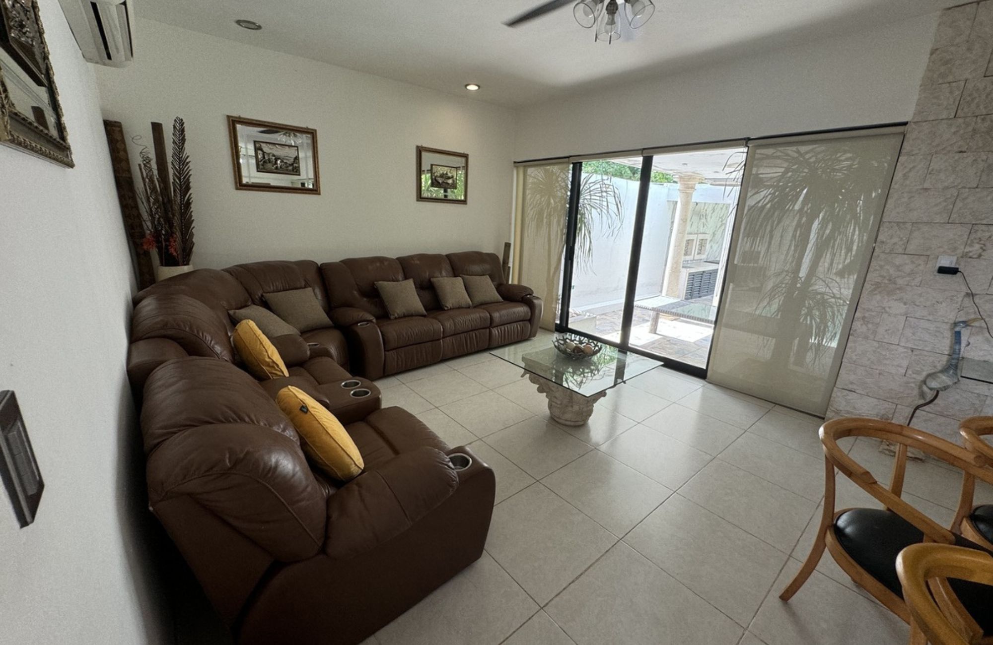 House with private pool in a gated community for sale, Zona Norte, M&eacute;rida
