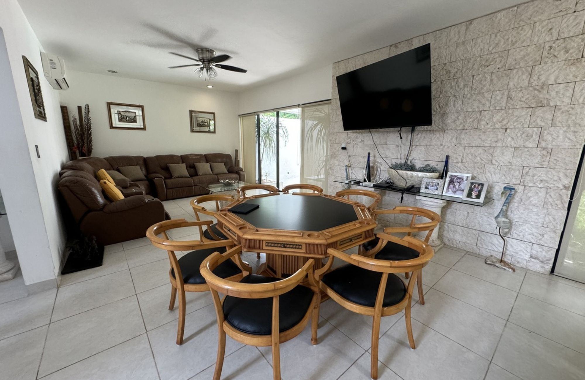 House with private pool in a gated community for sale, Zona Norte, M&eacute;rida