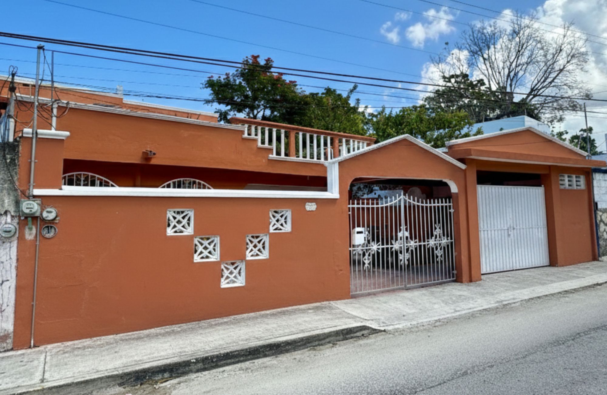 Casa con alberca privada, PRECIO DE OPORTUNIDAD, garage, amueblada, cuarto de lavado, en Repobladores, pre-construccion en venta Cozumel