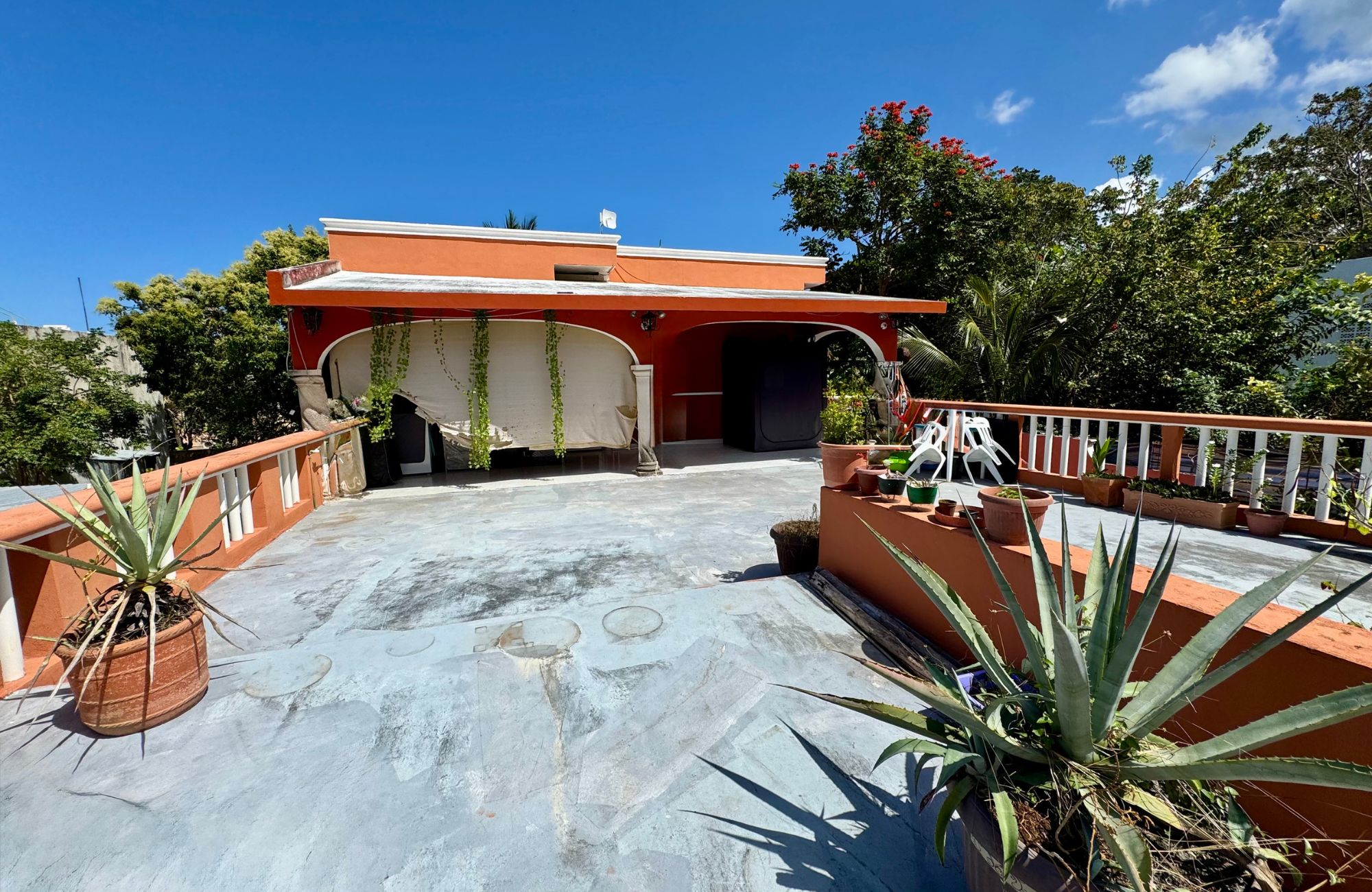 Casa con alberca privada, PRECIO DE OPORTUNIDAD, garage, amueblada, cuarto de lavado, en Repobladores, pre-construccion en venta Cozumel
