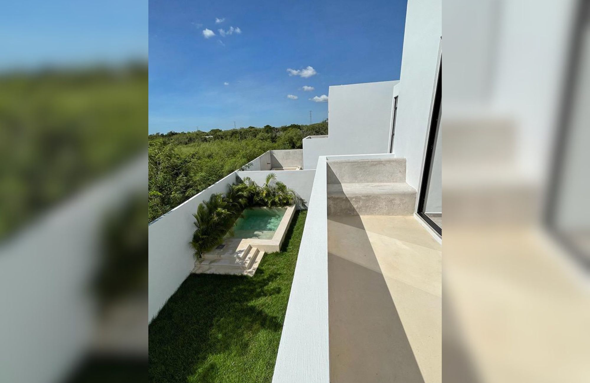 House with pool, solar panel, clubhouse with amenities, pre-sale in Merida