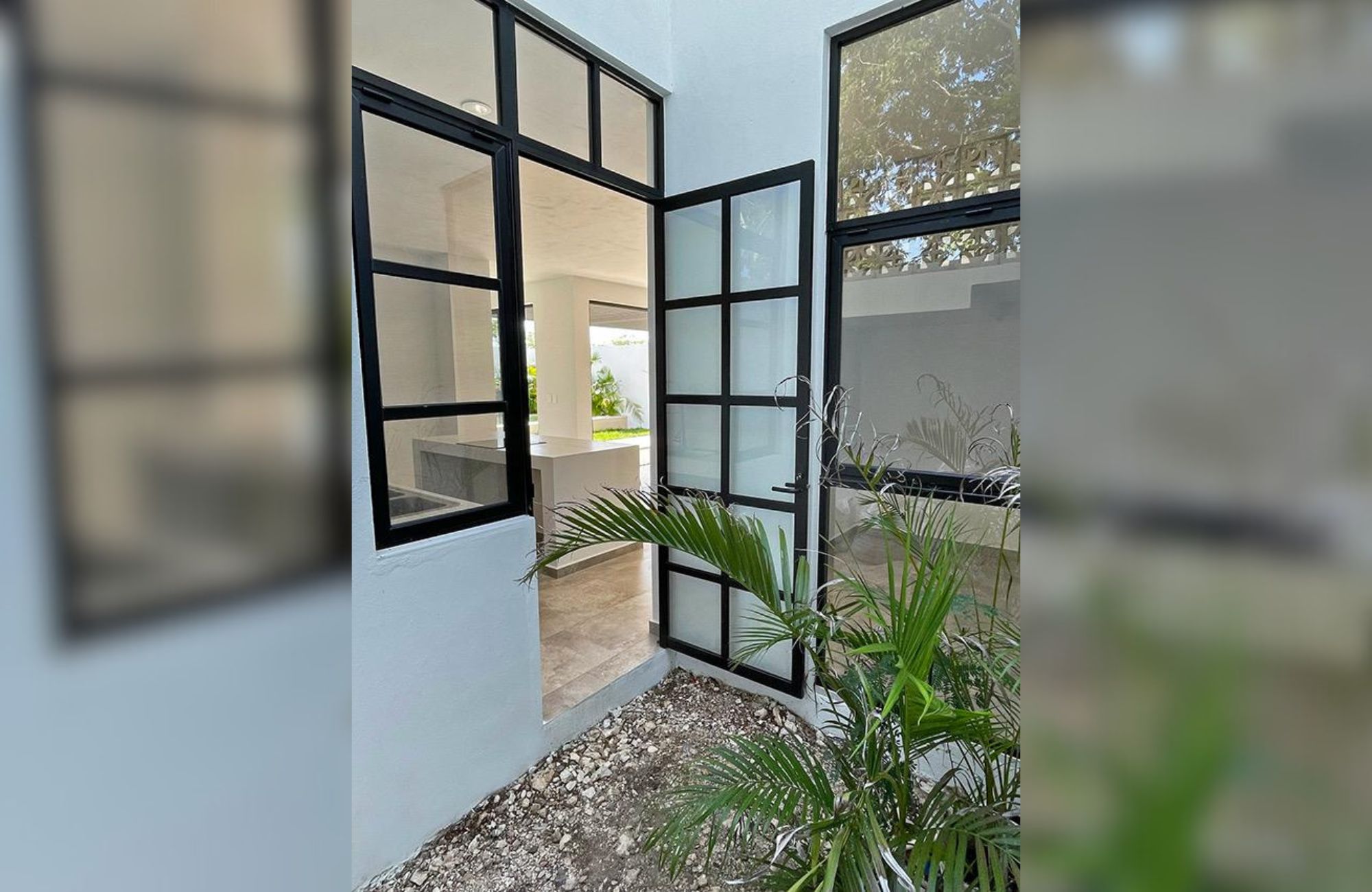 House with pool, solar panel, clubhouse with amenities, pre-sale in Merida