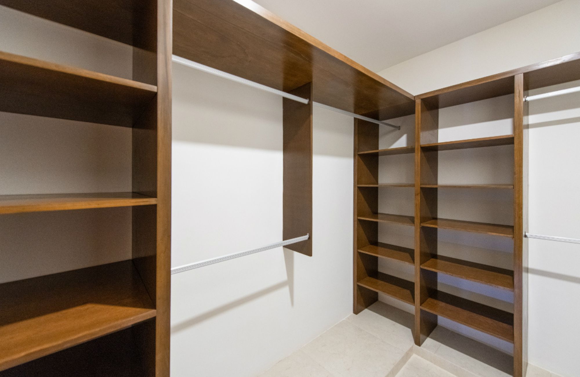 Two-story house with pool for sale, Xcanat&uacute;n, M&eacute;rida