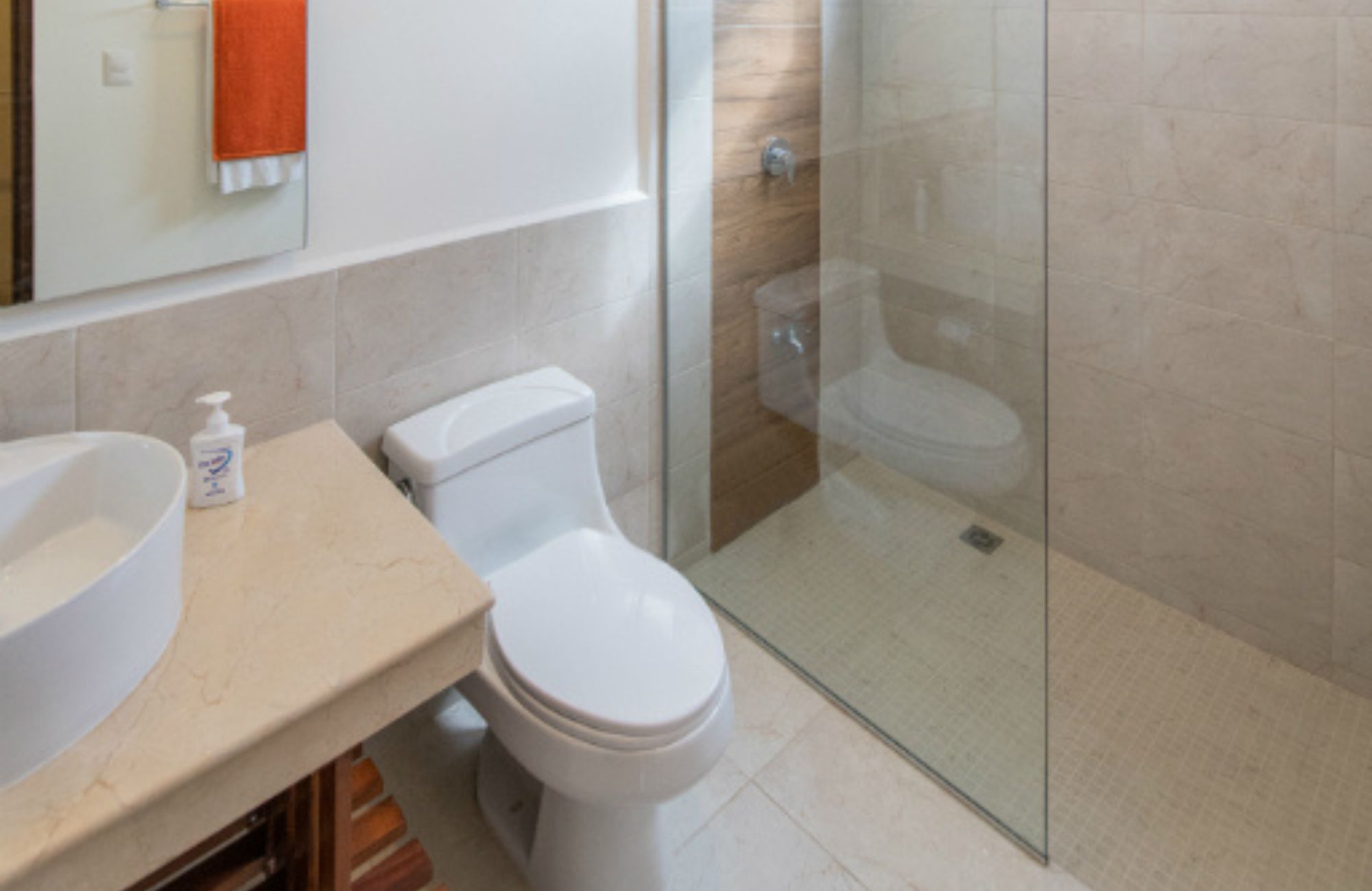 Two-story house with pool for sale, Xcanat&uacute;n, M&eacute;rida