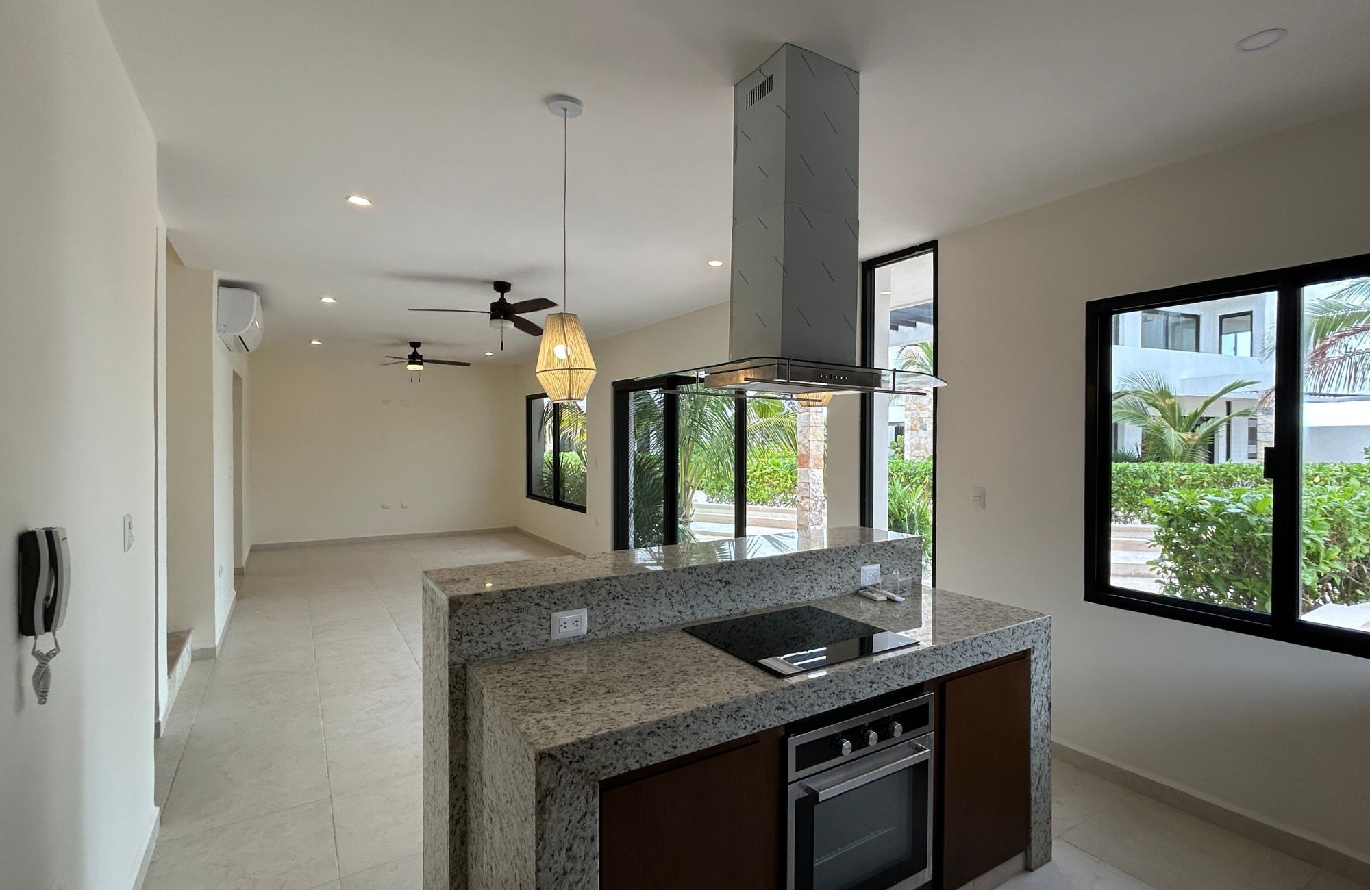 Two-story house with pool for sale, Xcanat&uacute;n, M&eacute;rida