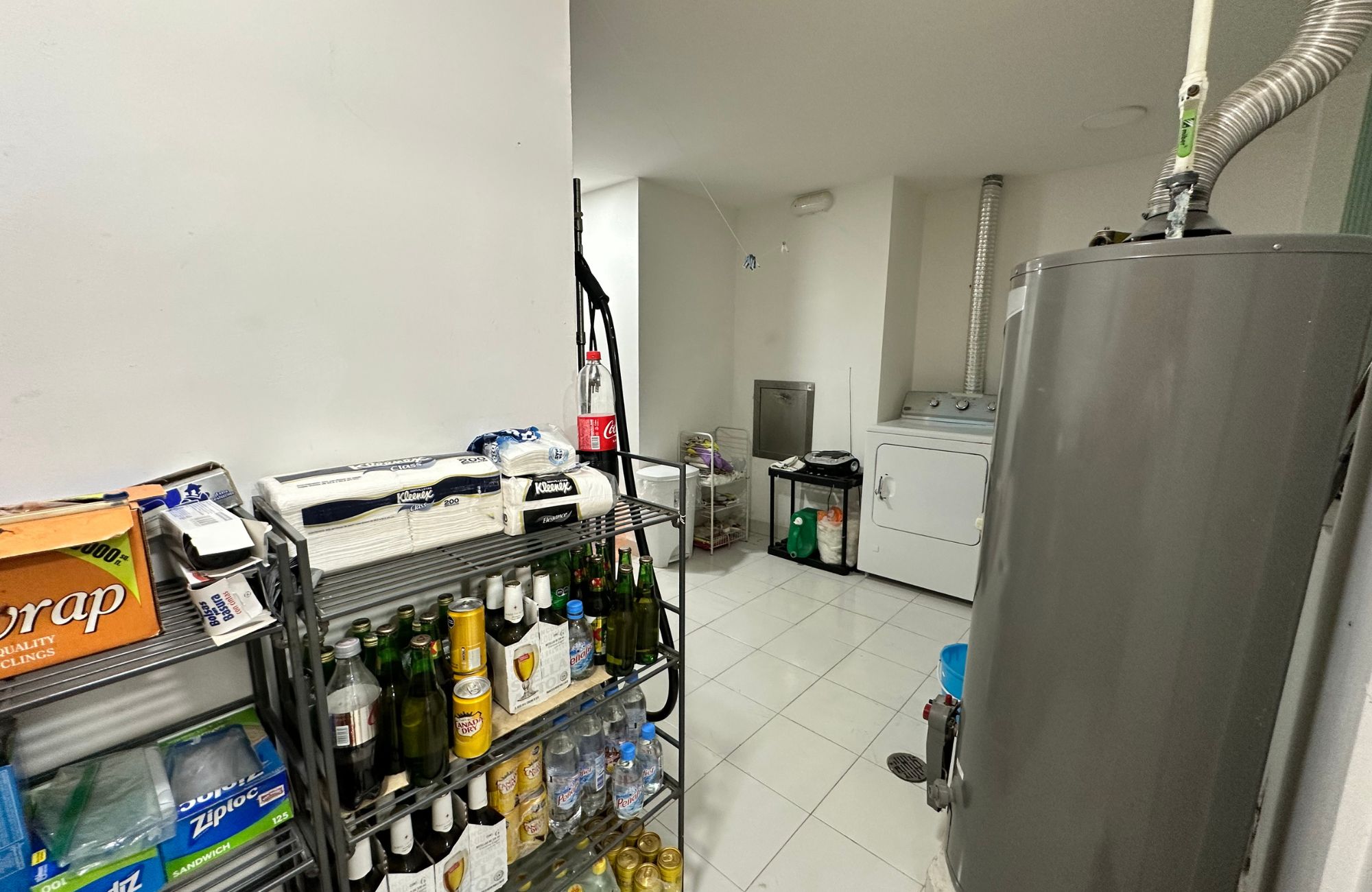 Departamento con vistas al mar y la marina, alberca de adultos, canchas deportivas, en venta Puerto Canc&uacute;n.