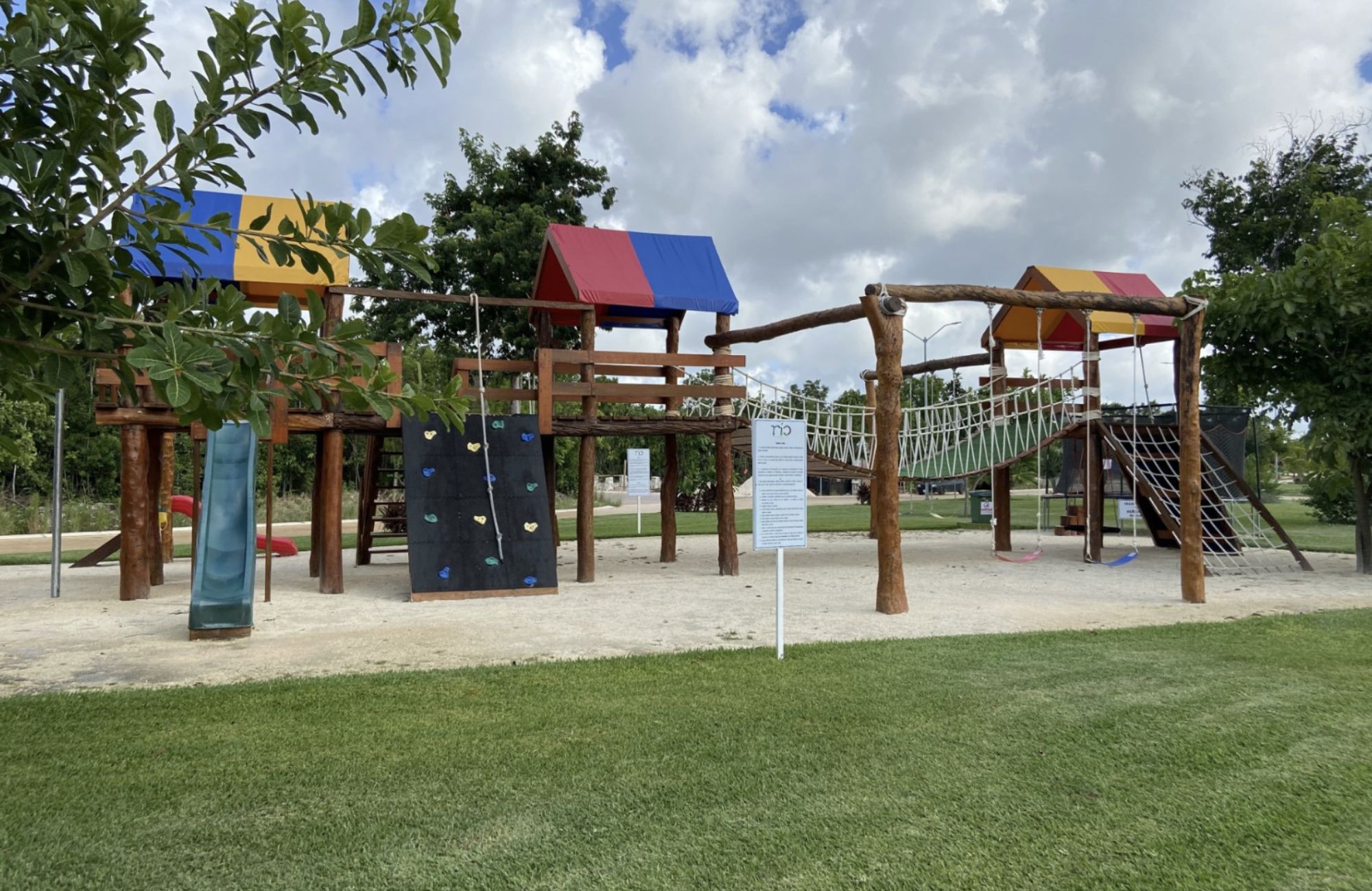 Casa con alberca privada, en venta, Residencial Rio, Huayac&aacute;n, Canc&uacute;n