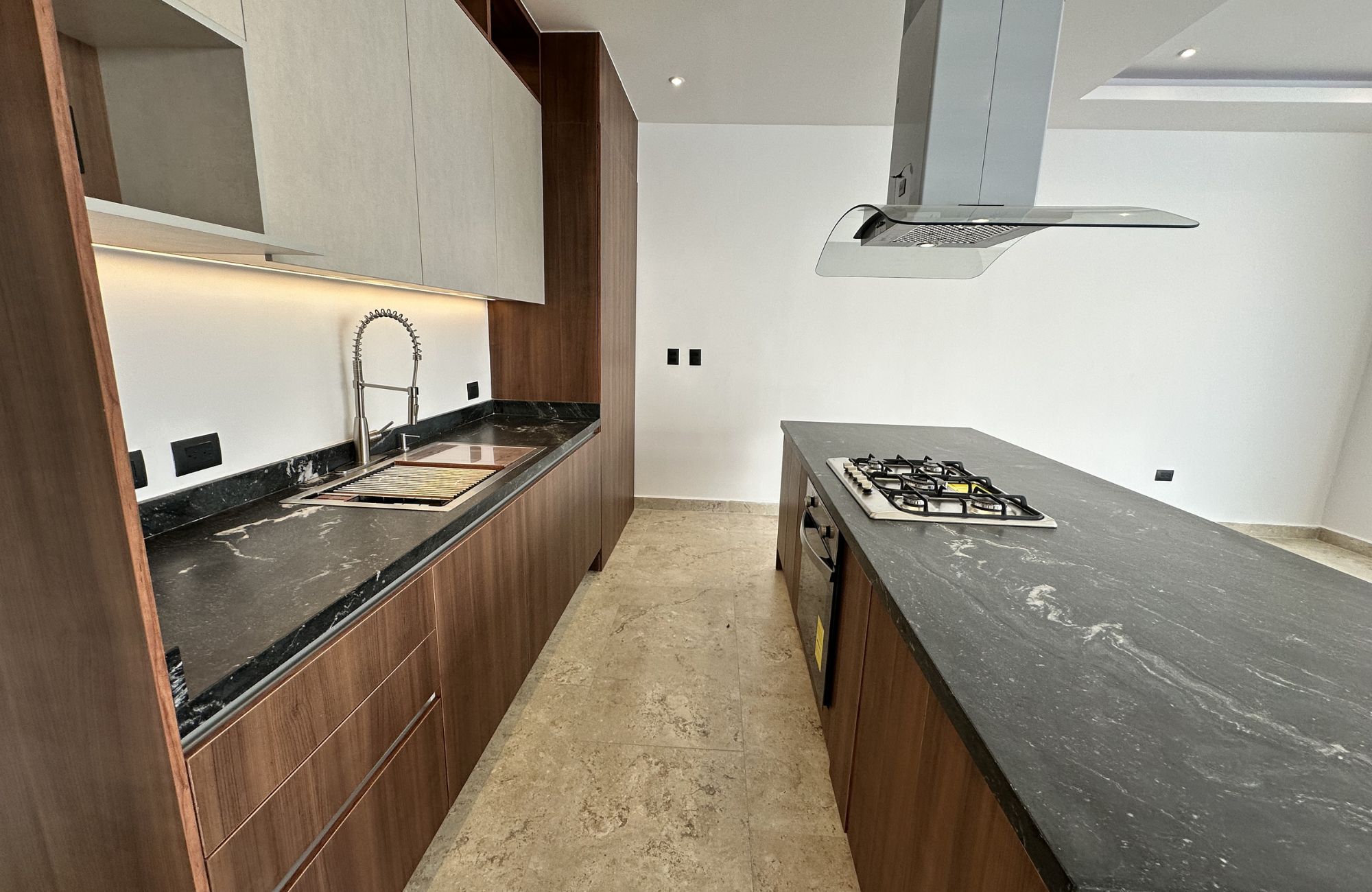 Casa con alberca privada, en venta, Residencial Rio, Huayac&aacute;n, Canc&uacute;n