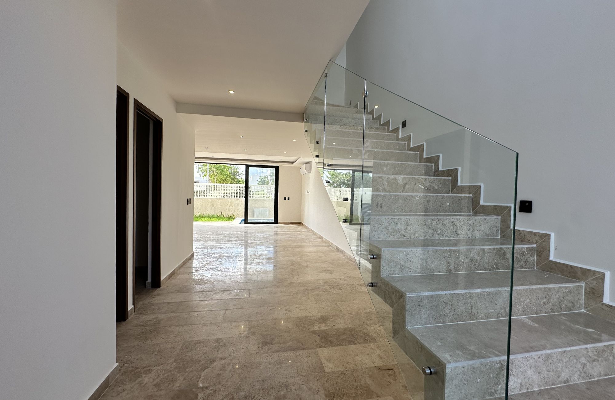 Two-level house with private pool, for sale, R&iacute;o Residencial, Canc&uacute;n