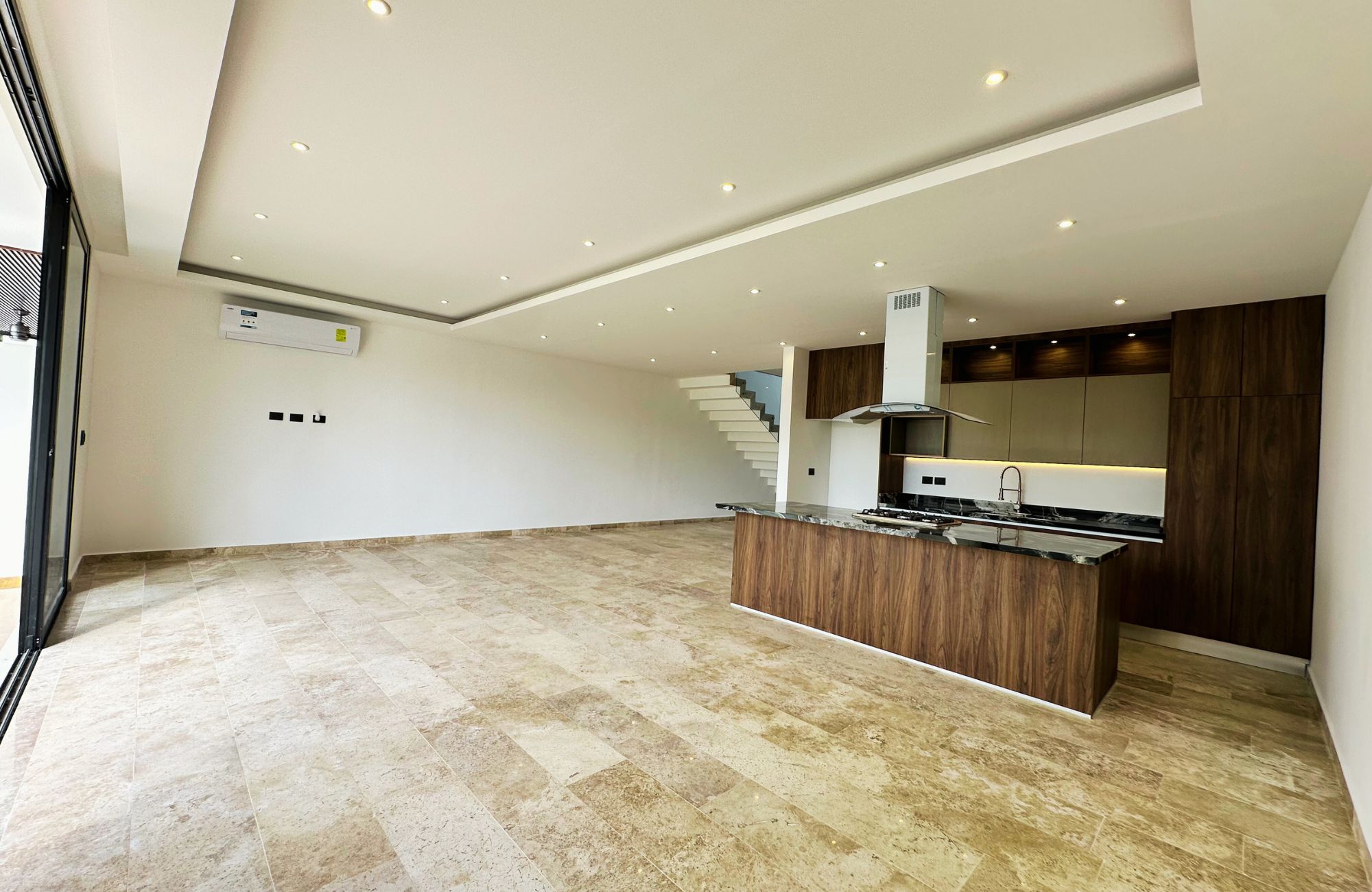 Two-level house with private pool, for sale, R&iacute;o Residencial, Canc&uacute;n