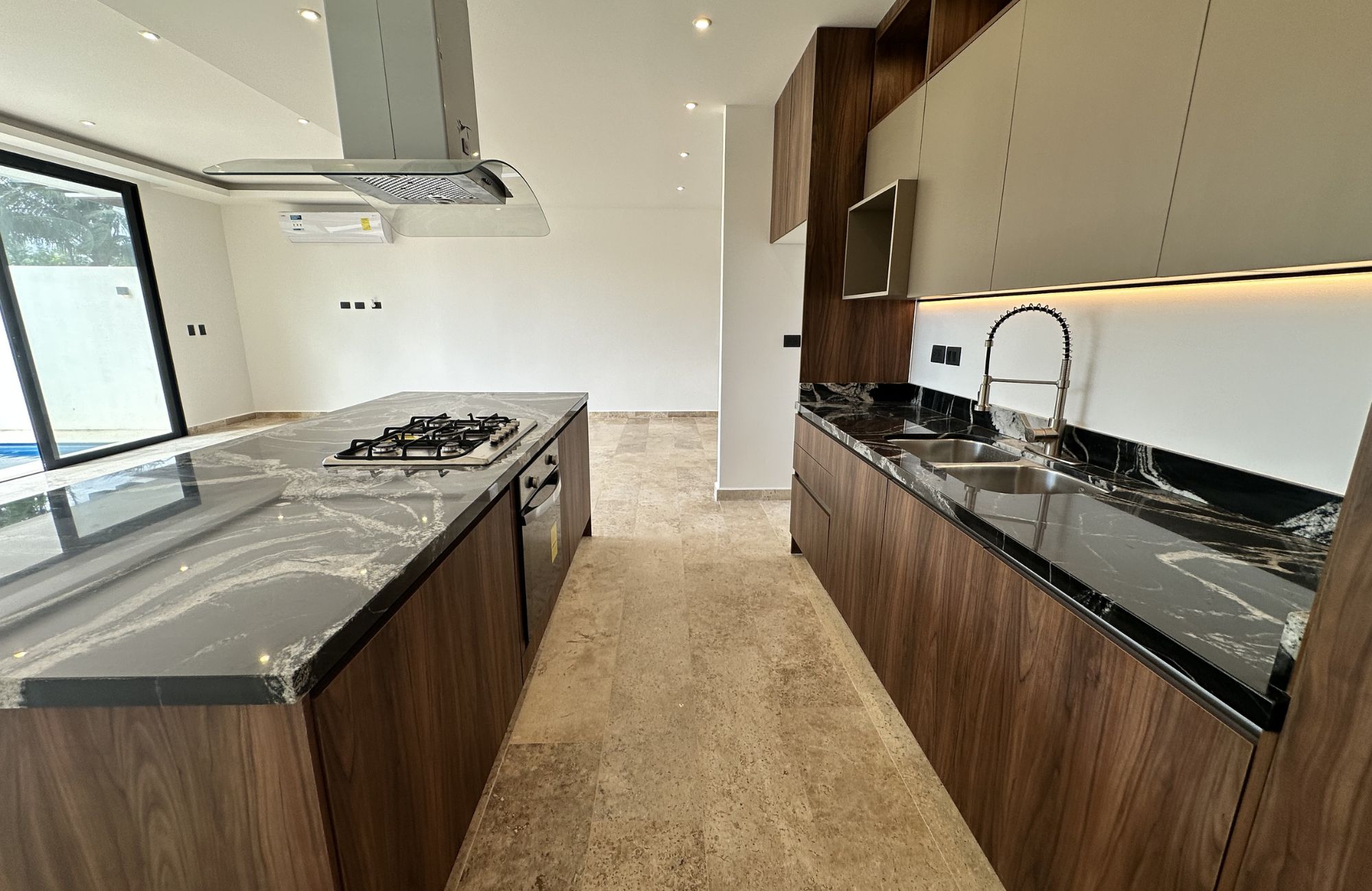 Two-level house with private pool, for sale, R&iacute;o Residencial, Canc&uacute;n