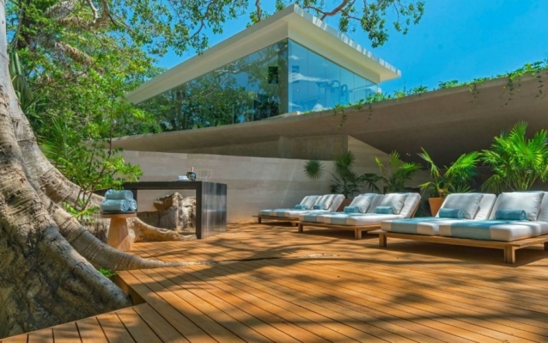 Studio with shopping area and art walk, 5-star hotel amenities, green areas, Boho Chic style in Tulum for sale