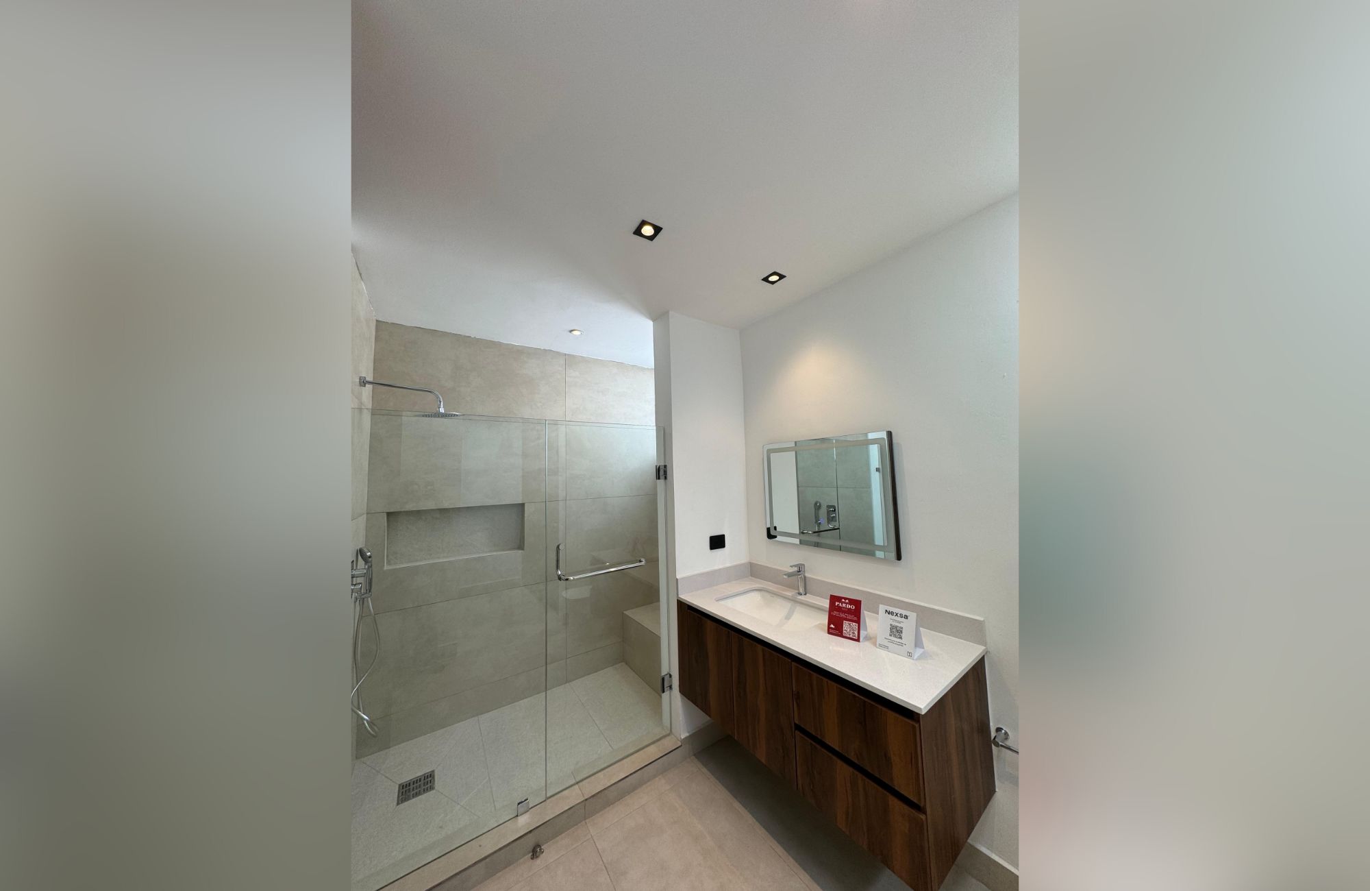 Residence with garden and private pool for sale, Yucat&aacute;n Country Club, M&eacute;rida