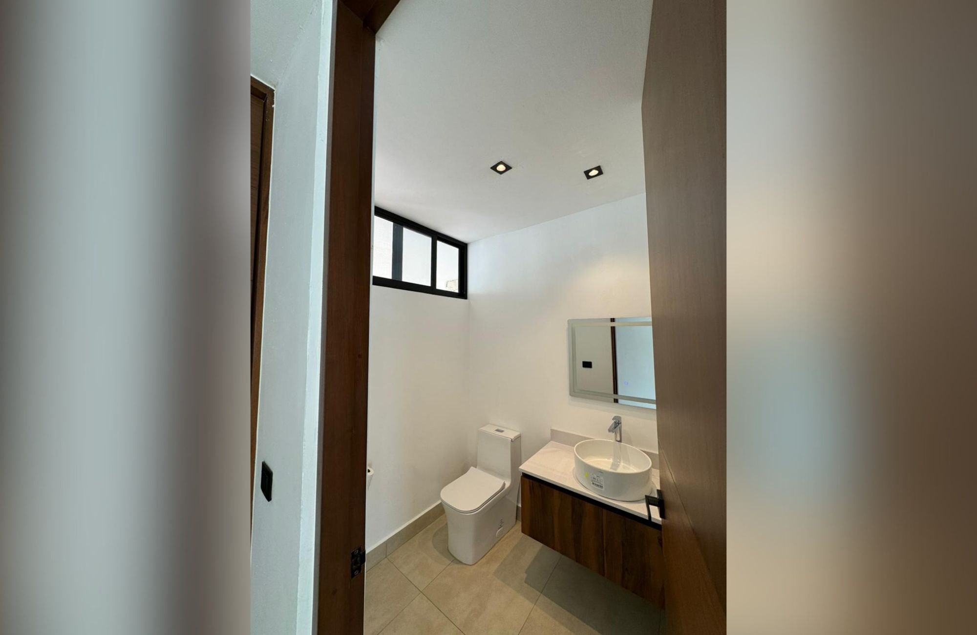 Residence with garden and private pool for sale, Yucat&aacute;n Country Club, M&eacute;rida