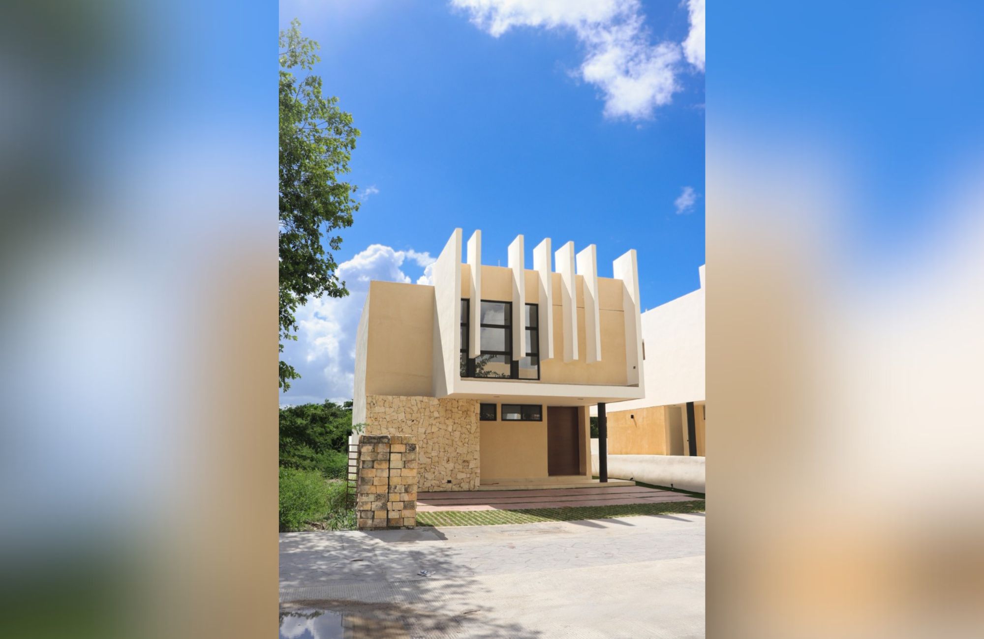 Residence with garden and private pool for sale, Yucat&aacute;n Country Club, M&eacute;rida