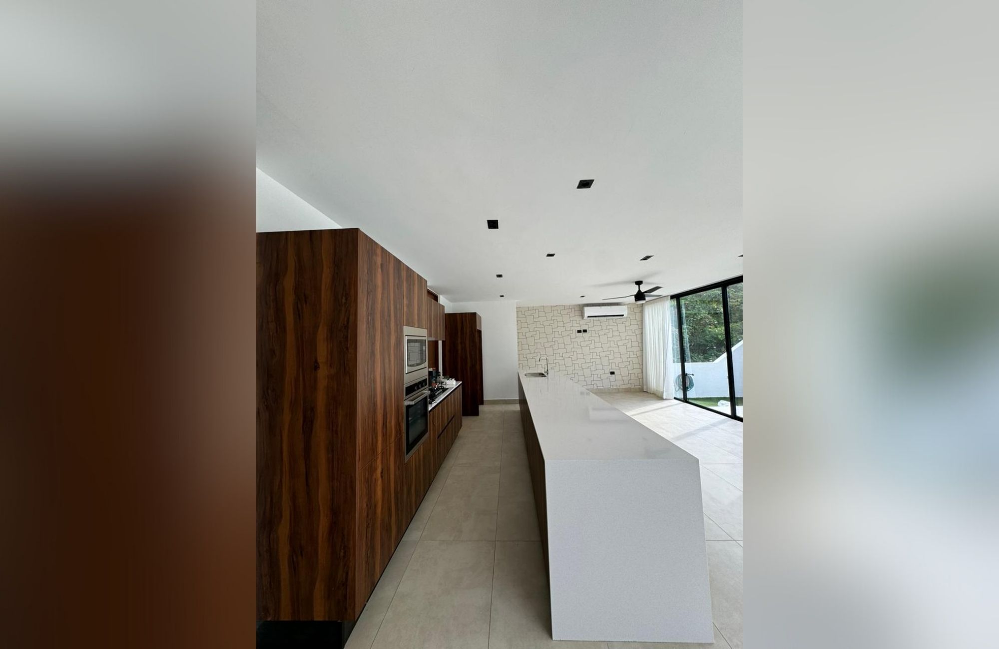 Residence with garden and private pool for sale, Yucat&aacute;n Country Club, M&eacute;rida