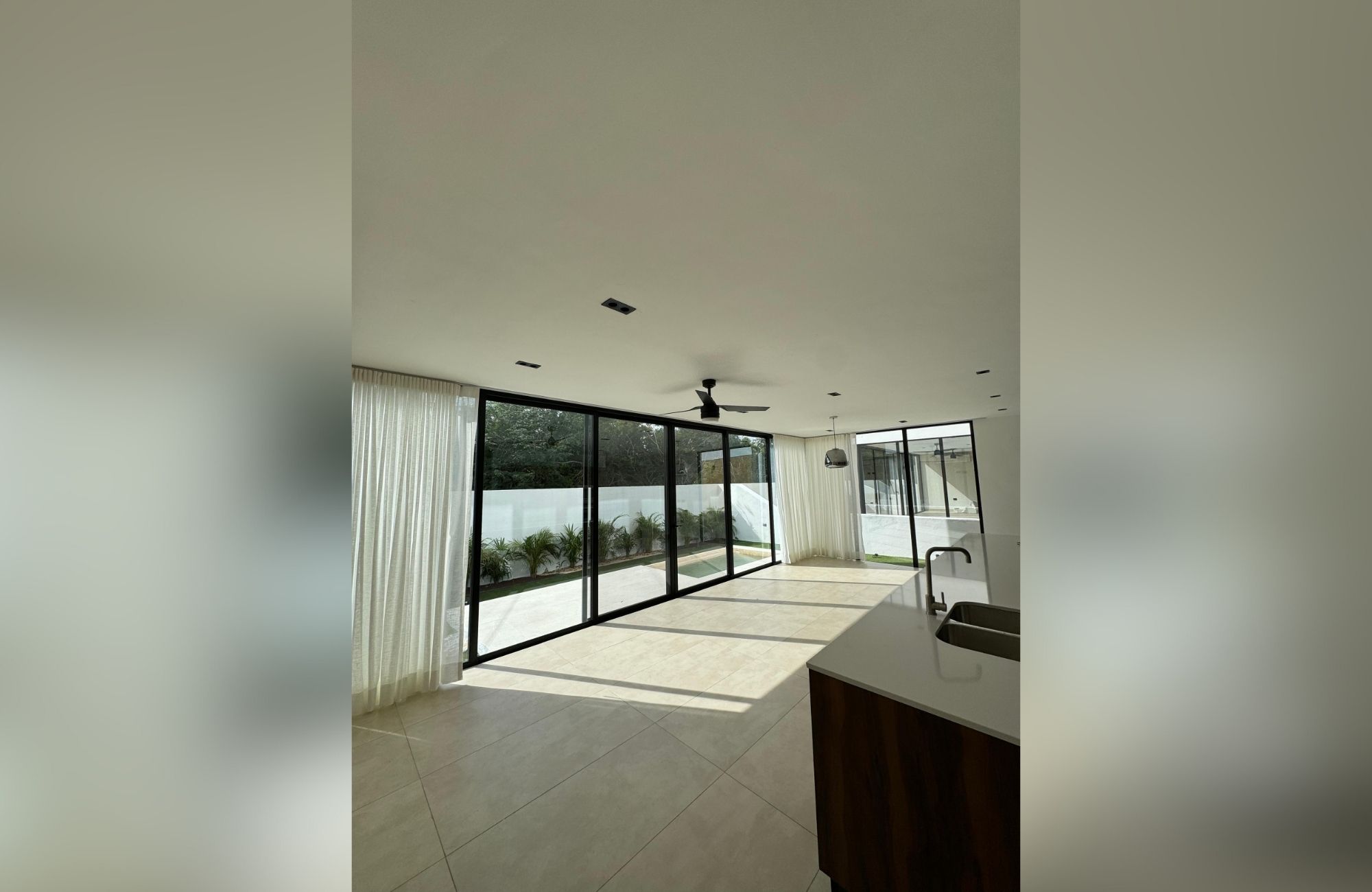 Residence with garden and private pool for sale, Yucat&aacute;n Country Club, M&eacute;rida