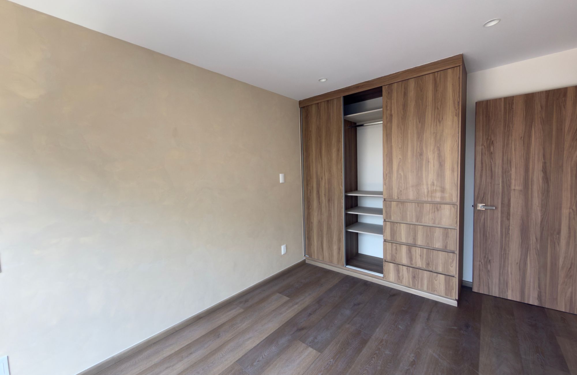 Apartment with high ceilings, pool, pet friendly, spa for sale, Bosque Real