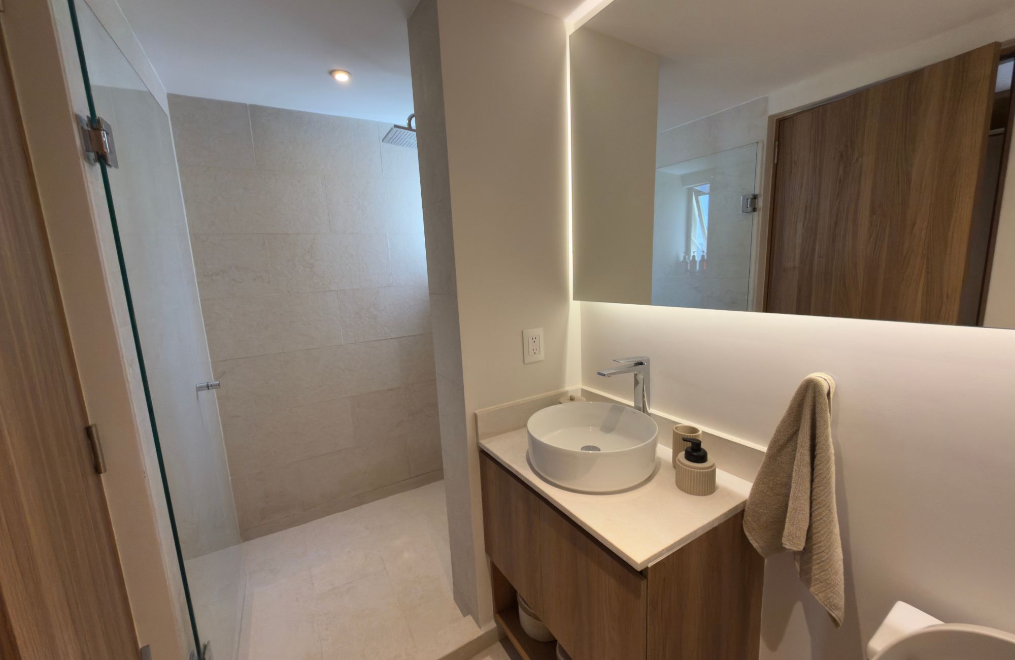 Penthouse with a semi-covered terrace of 37 m2, 4 parking spaces, swimming lane, gym, playground, green areas, pre-construction, for sale in