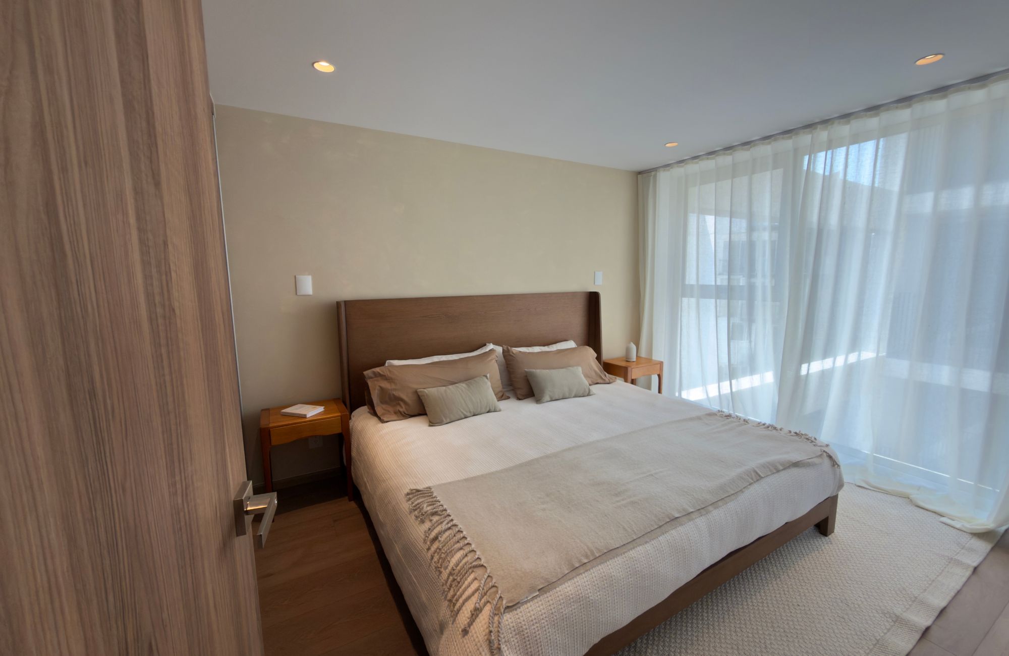 Penthouse with a semi-covered terrace of 37 m2, 4 parking spaces, swimming lane, gym, playground, green areas, pre-construction, for sale in