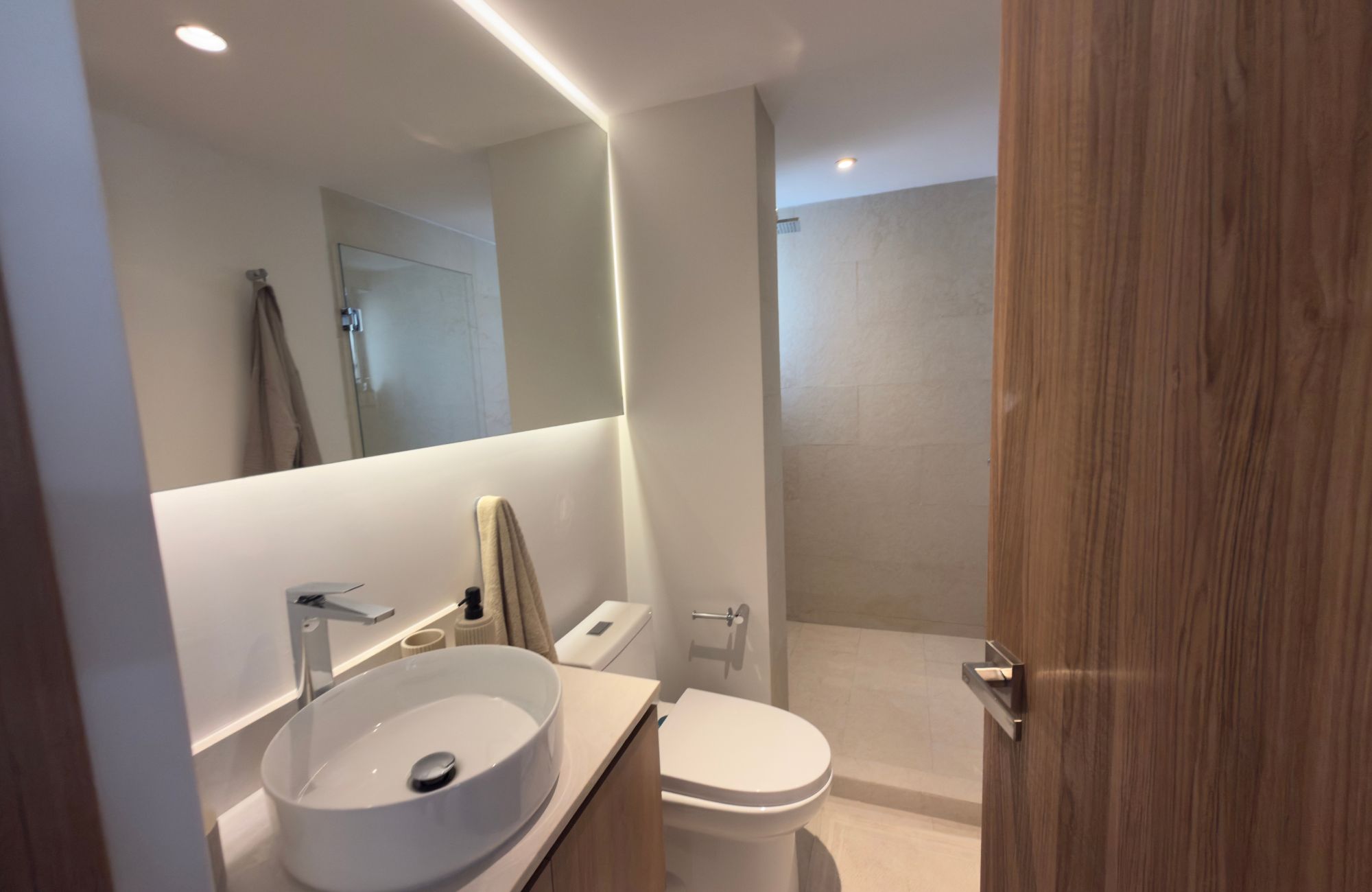 Penthouse with a semi-covered terrace of 37 m2, 4 parking spaces, swimming lane, gym, playground, green areas, pre-construction, for sale in