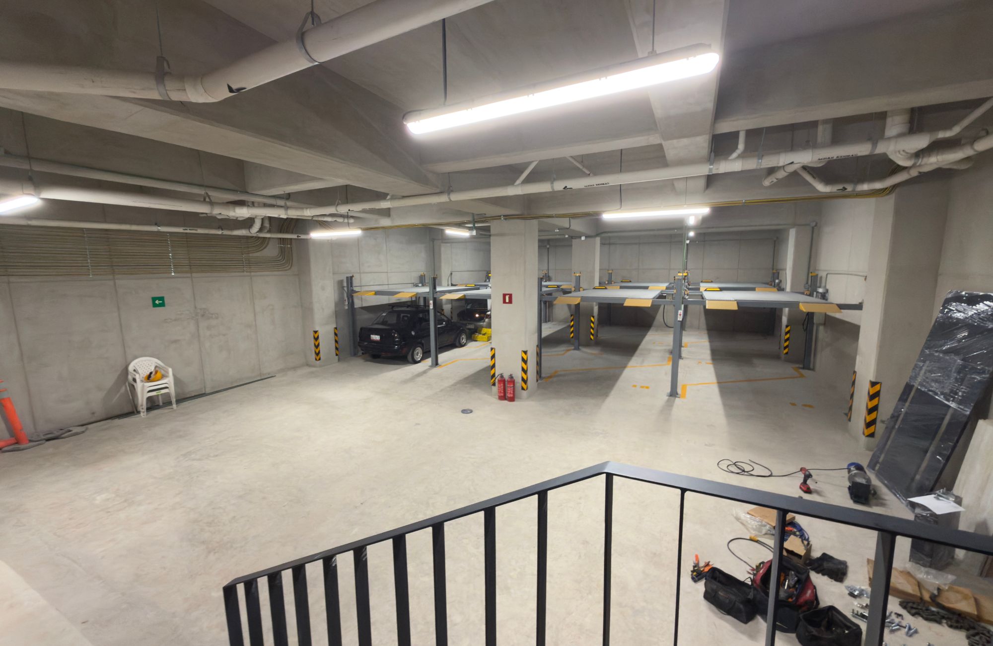 Penthouse with a semi-covered terrace of 37 m2, 4 parking spaces, swimming lane, gym, playground, green areas, pre-construction, for sale in