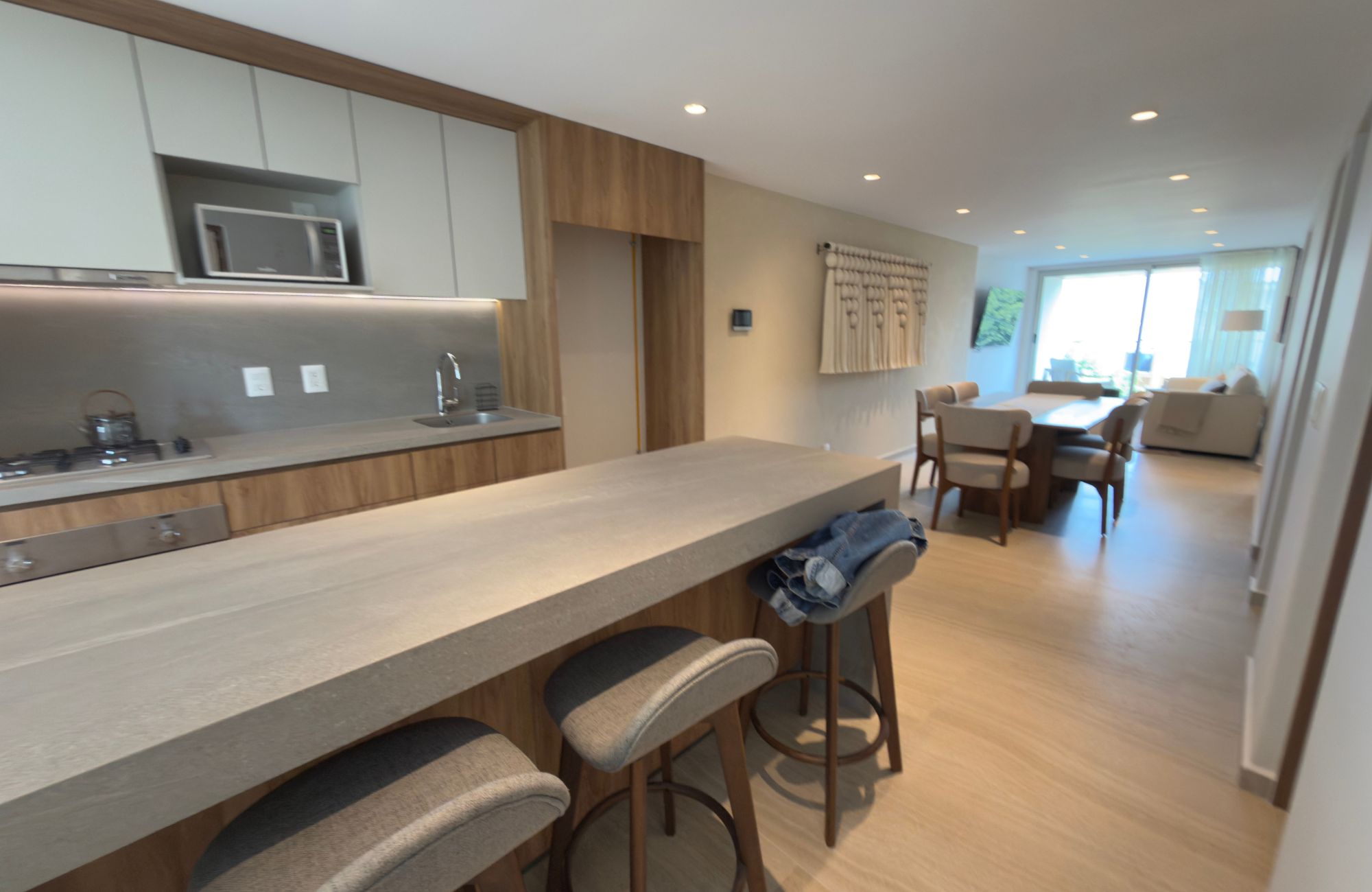 Penthouse with a semi-covered terrace of 37 m2, 4 parking spaces, swimming lane, gym, playground, green areas, pre-construction, for sale in